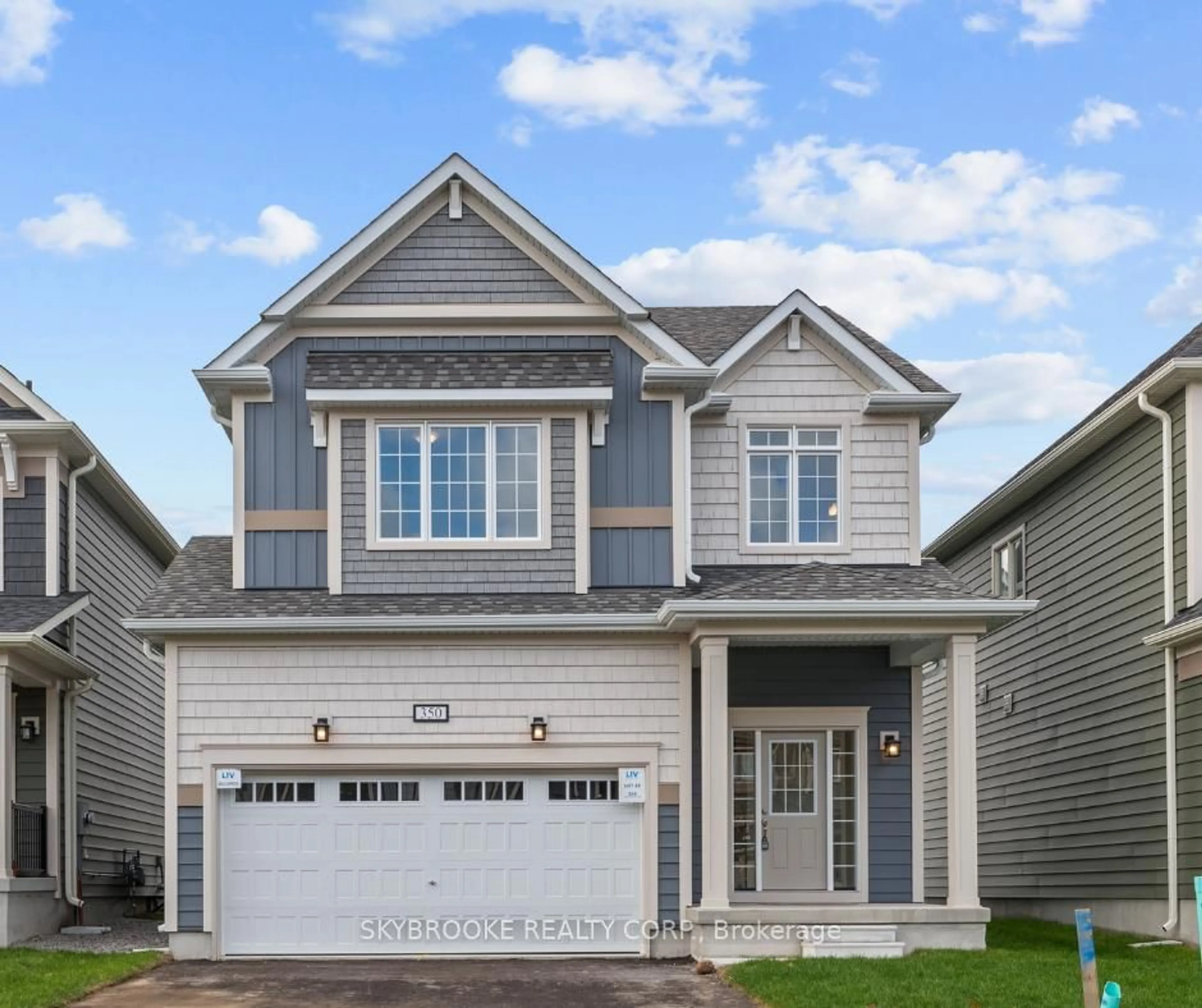 Home with vinyl exterior material, street for 350 Mceachern Lane, Gravenhurst Ontario P1P 0H8