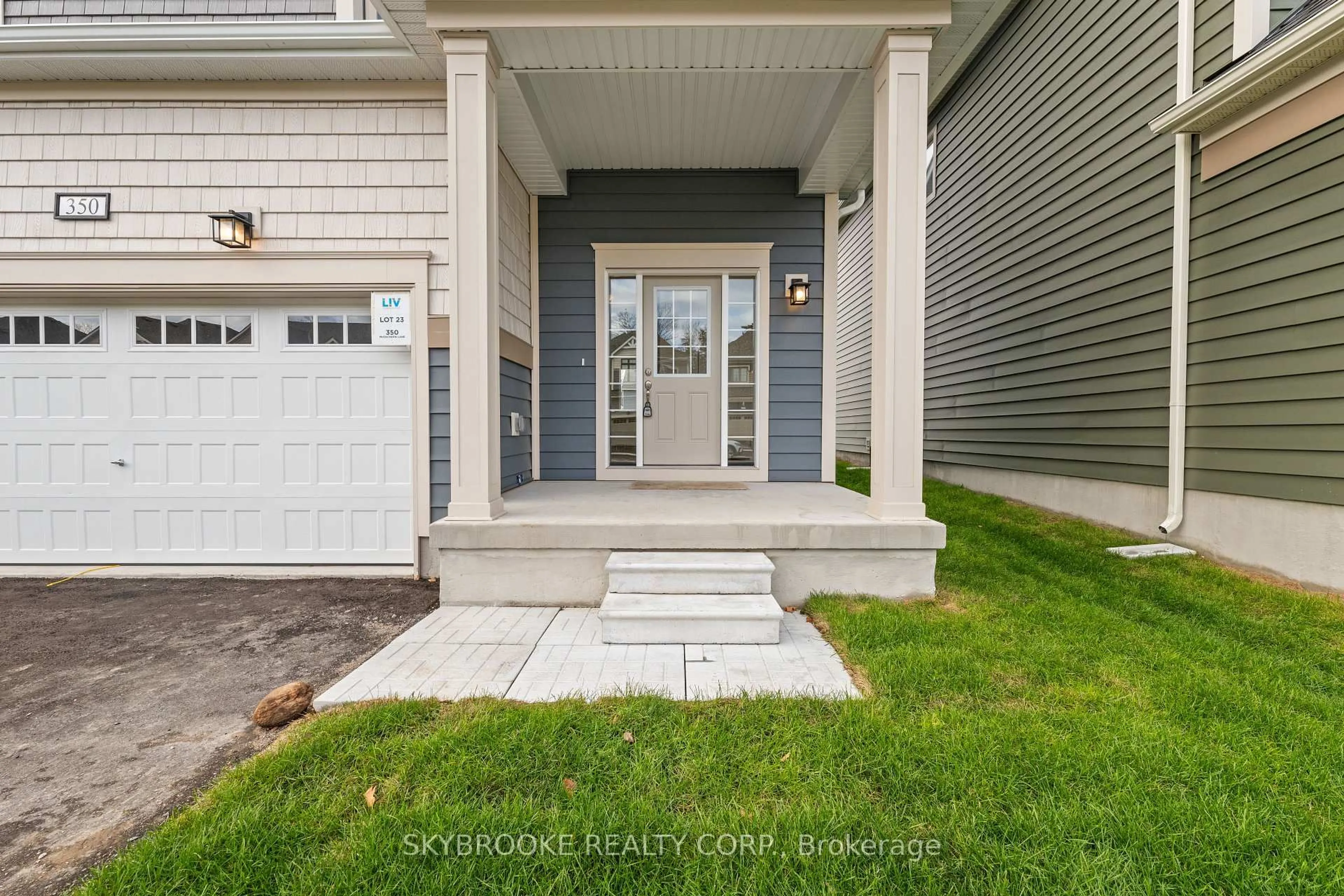Indoor entryway for 350 Mceachern Lane, Gravenhurst Ontario P1P 0H8