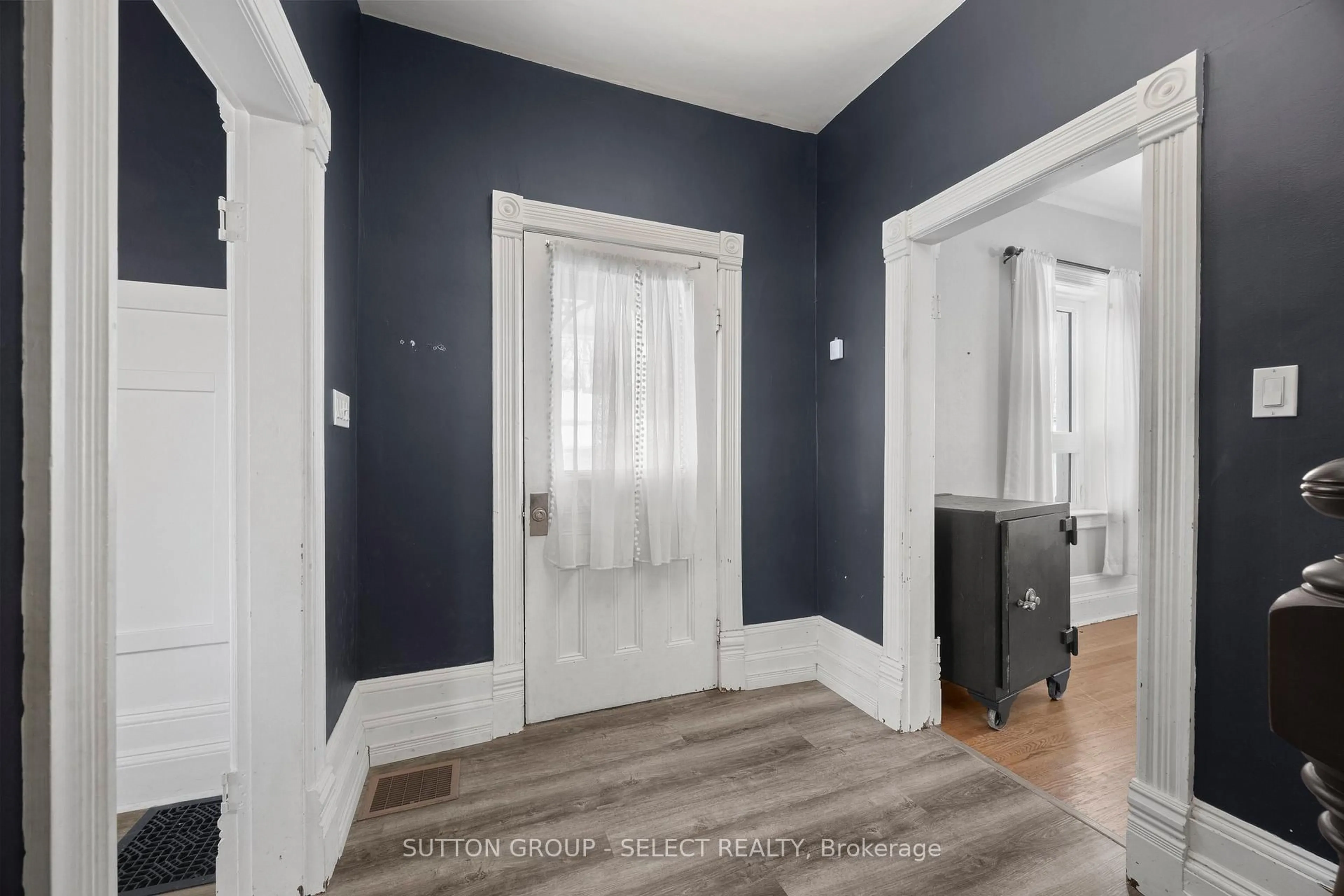 Indoor entryway for 147 St Andrews St, West Perth Ontario N0K 1N0