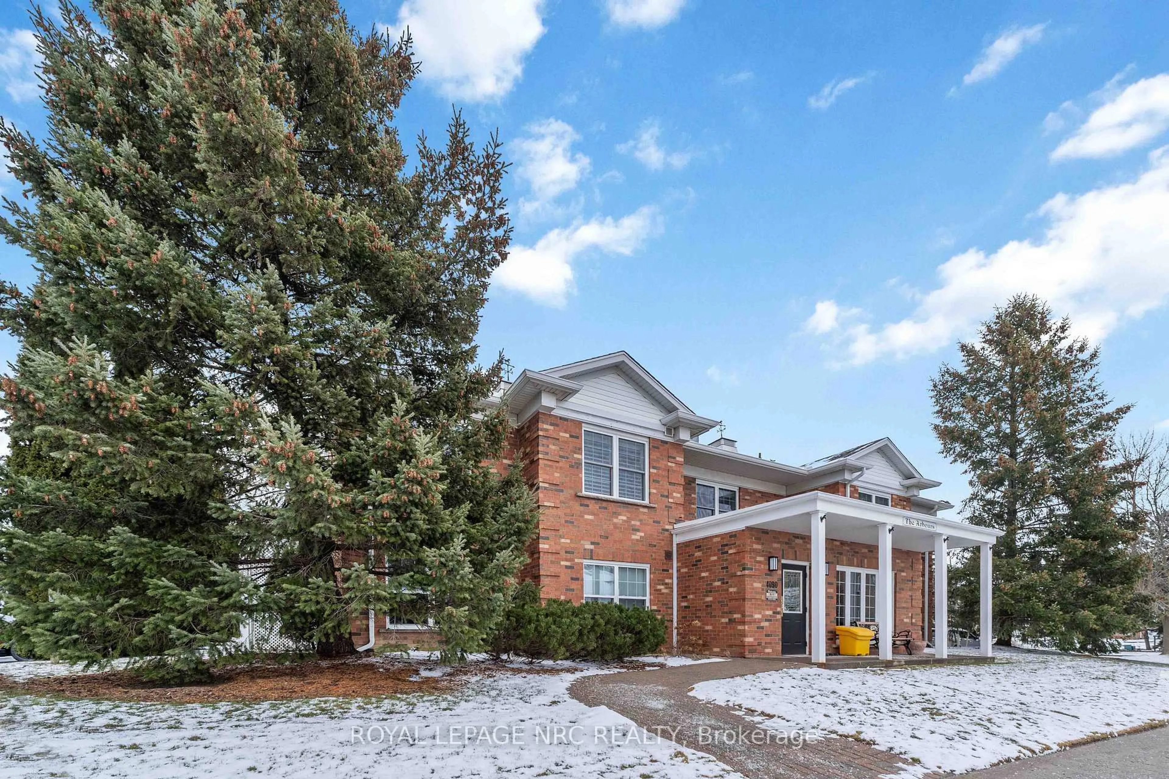 Home with brick exterior material, unknown for 4090 John Charles Blvd #104, Lincoln Ontario L0R 2C0