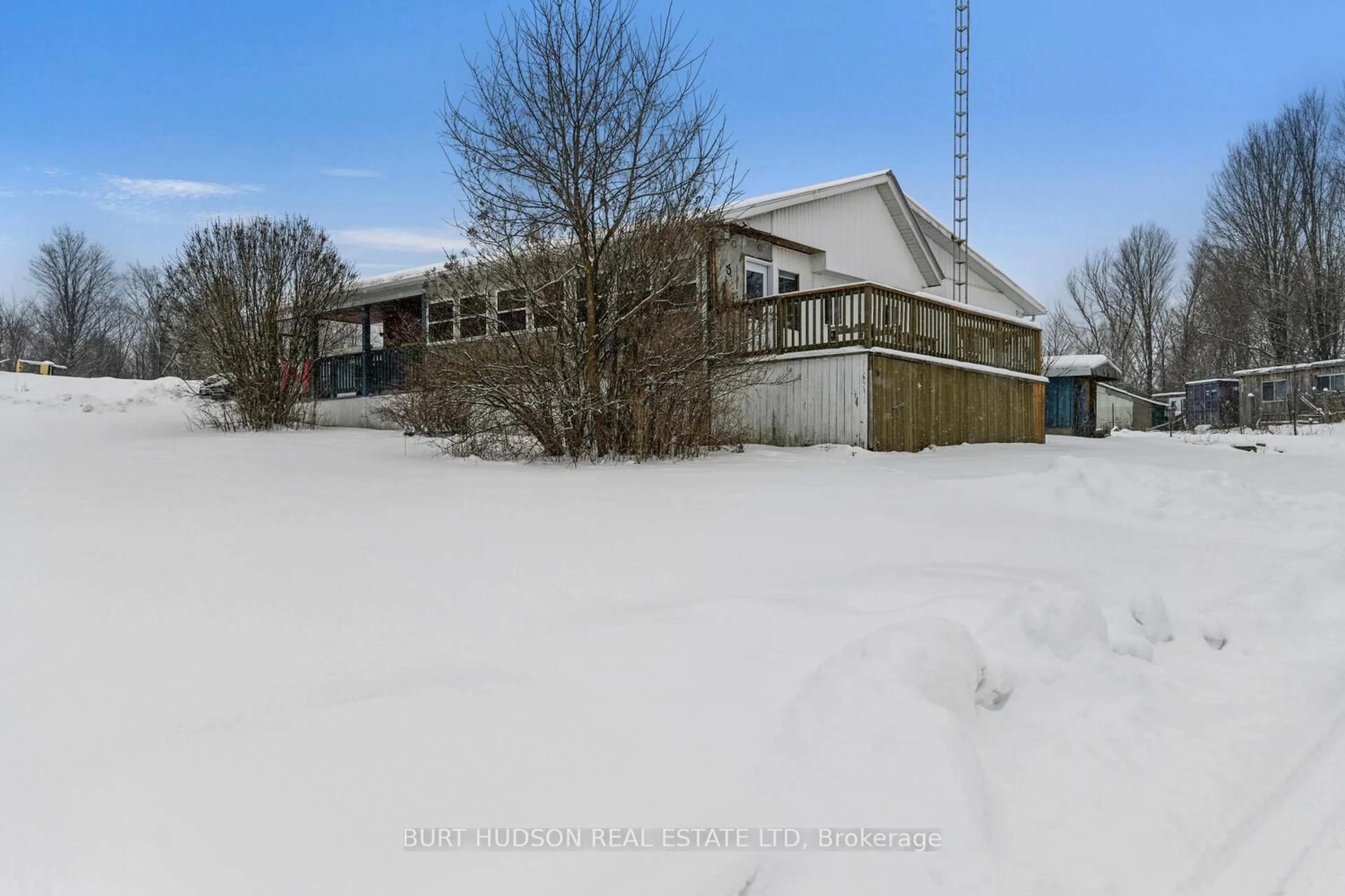 A pic from outside/outdoor area/front of a property/back of a property/a pic from drone, unknown for 167 Rockfield Rd, Leeds and the Thousand Islands Ontario K0E 1R0