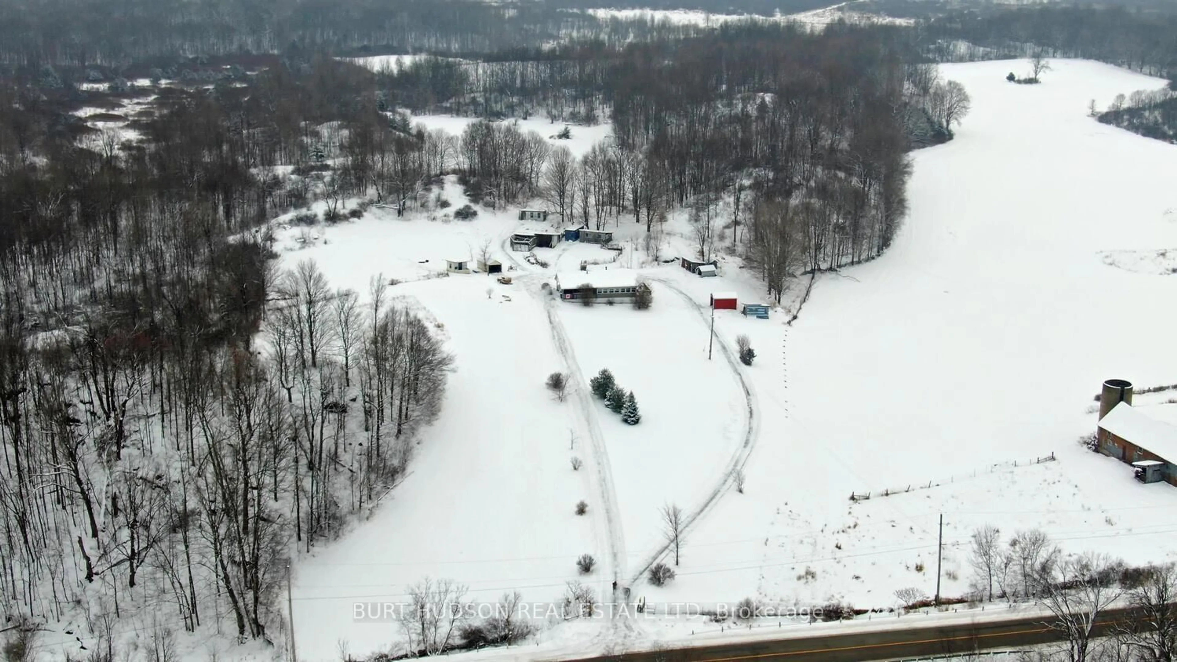 A pic from outside/outdoor area/front of a property/back of a property/a pic from drone, mountain view for 167 Rockfield Rd, Leeds and the Thousand Islands Ontario K0E 1R0