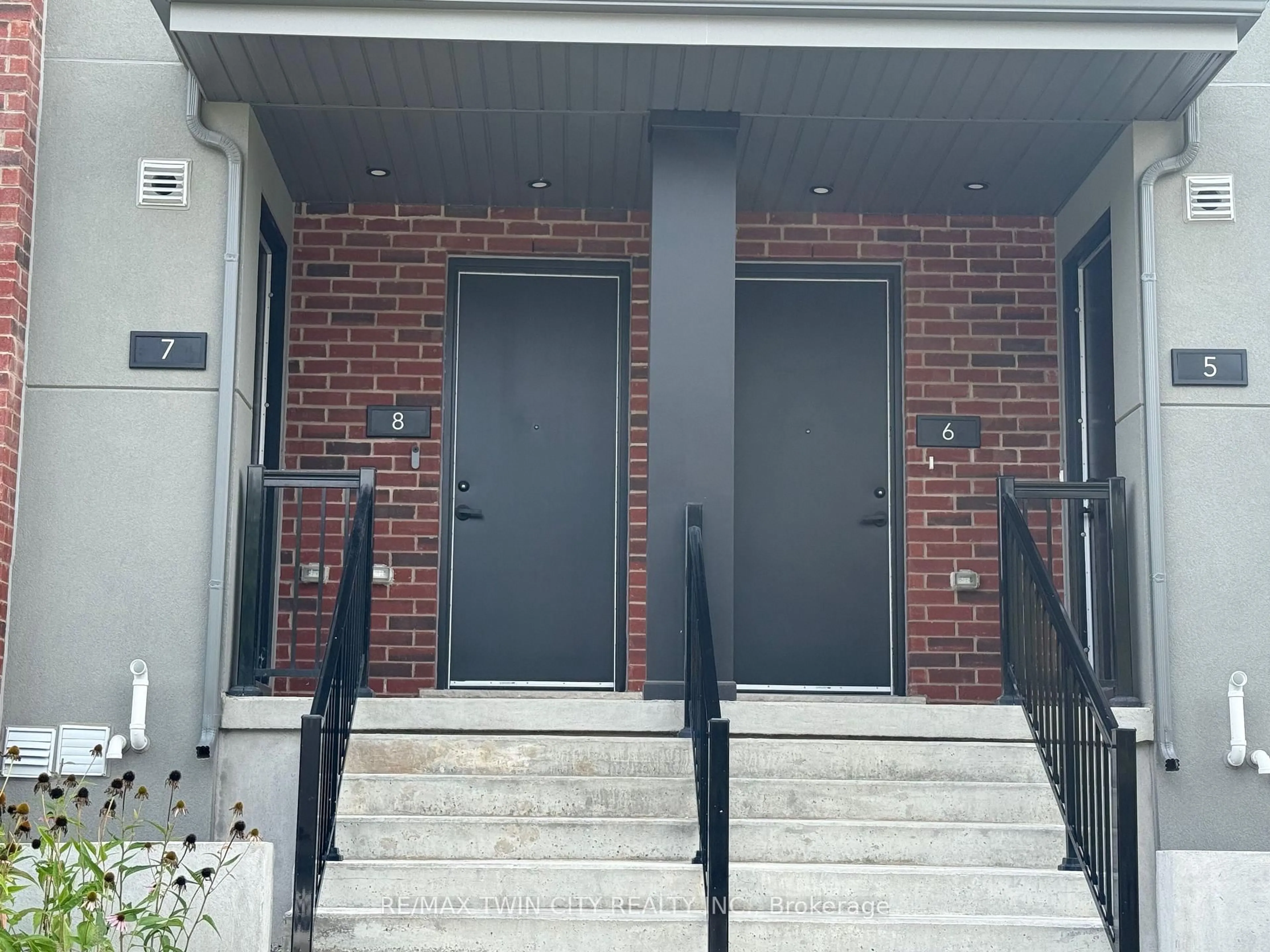 Unknown for 99 Roger St #8, Waterloo Ontario N2R 1L5