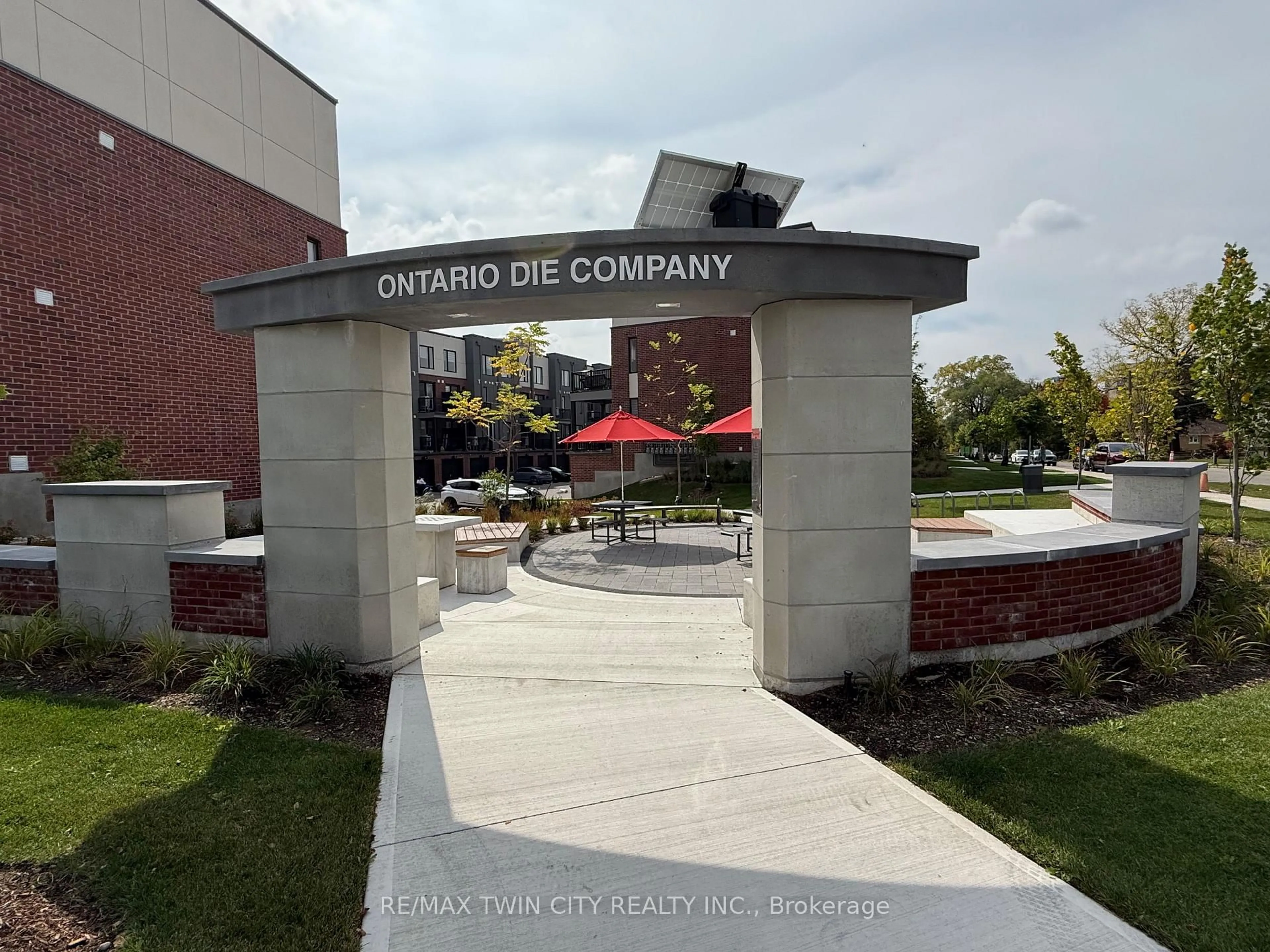 Unknown for 99 Roger St #8, Waterloo Ontario N2R 1L5