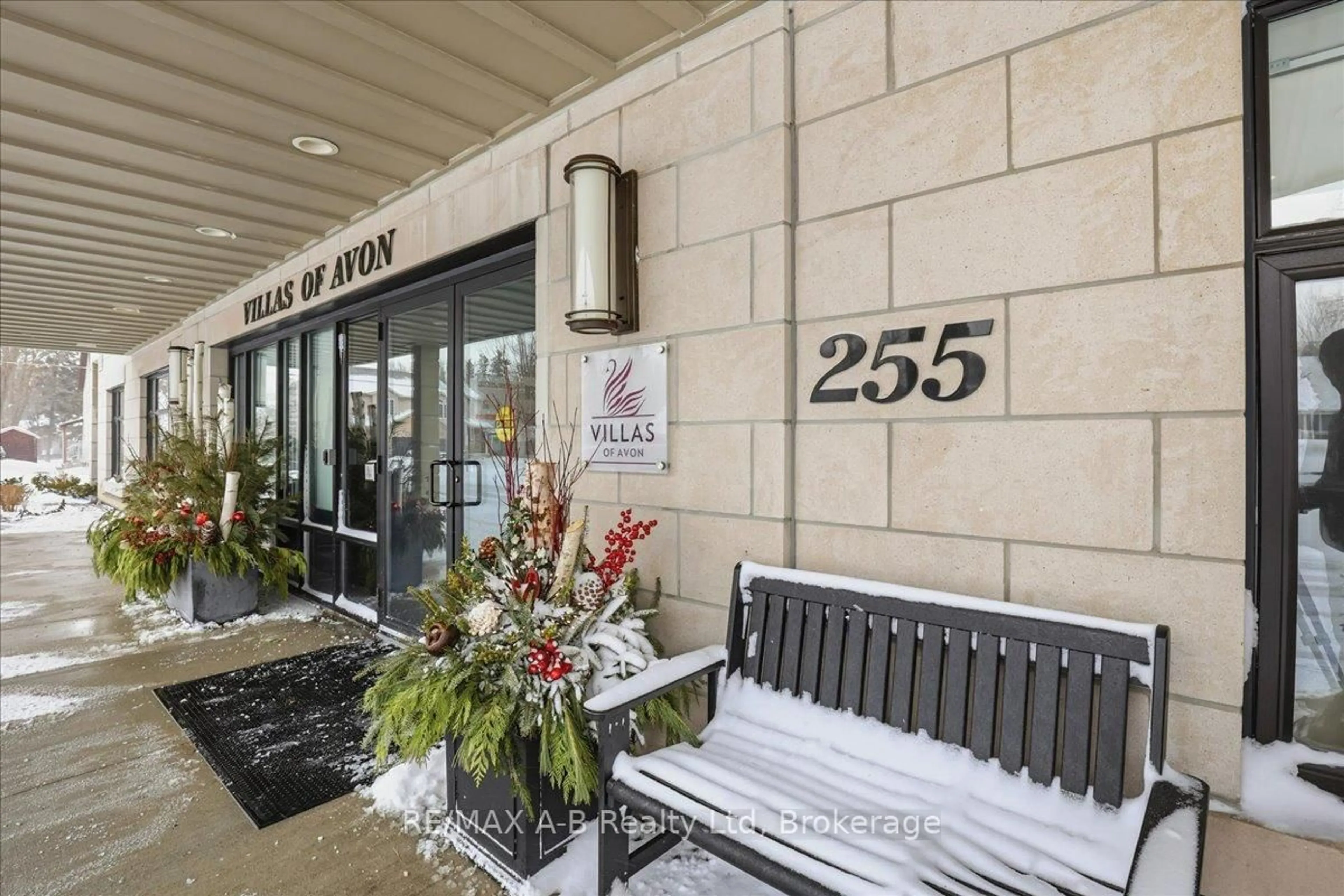 Unknown for 255 John St #206, Stratford Ontario N5A 0G7