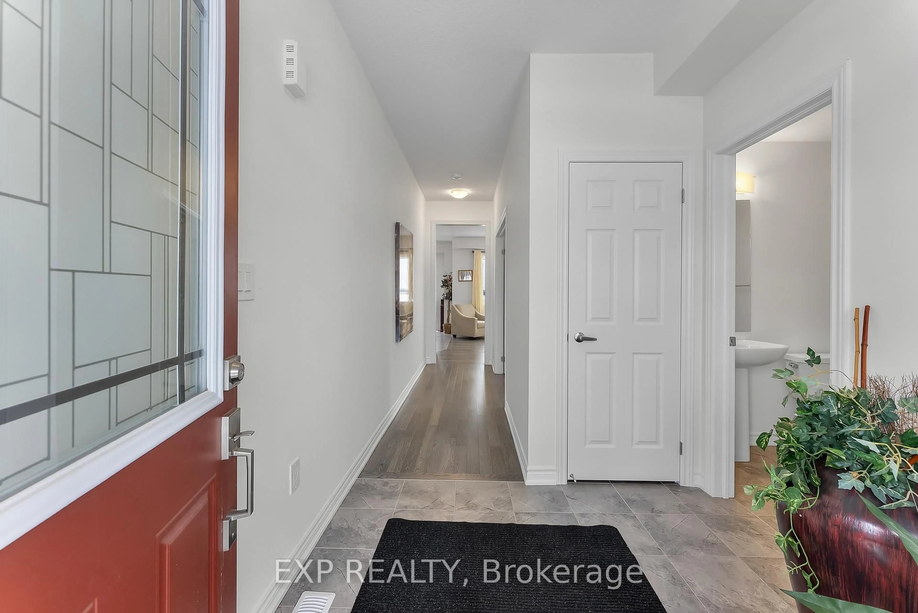 Indoor entryway for 229 Vanilla Tr, Thorold Ontario L2V 0L3