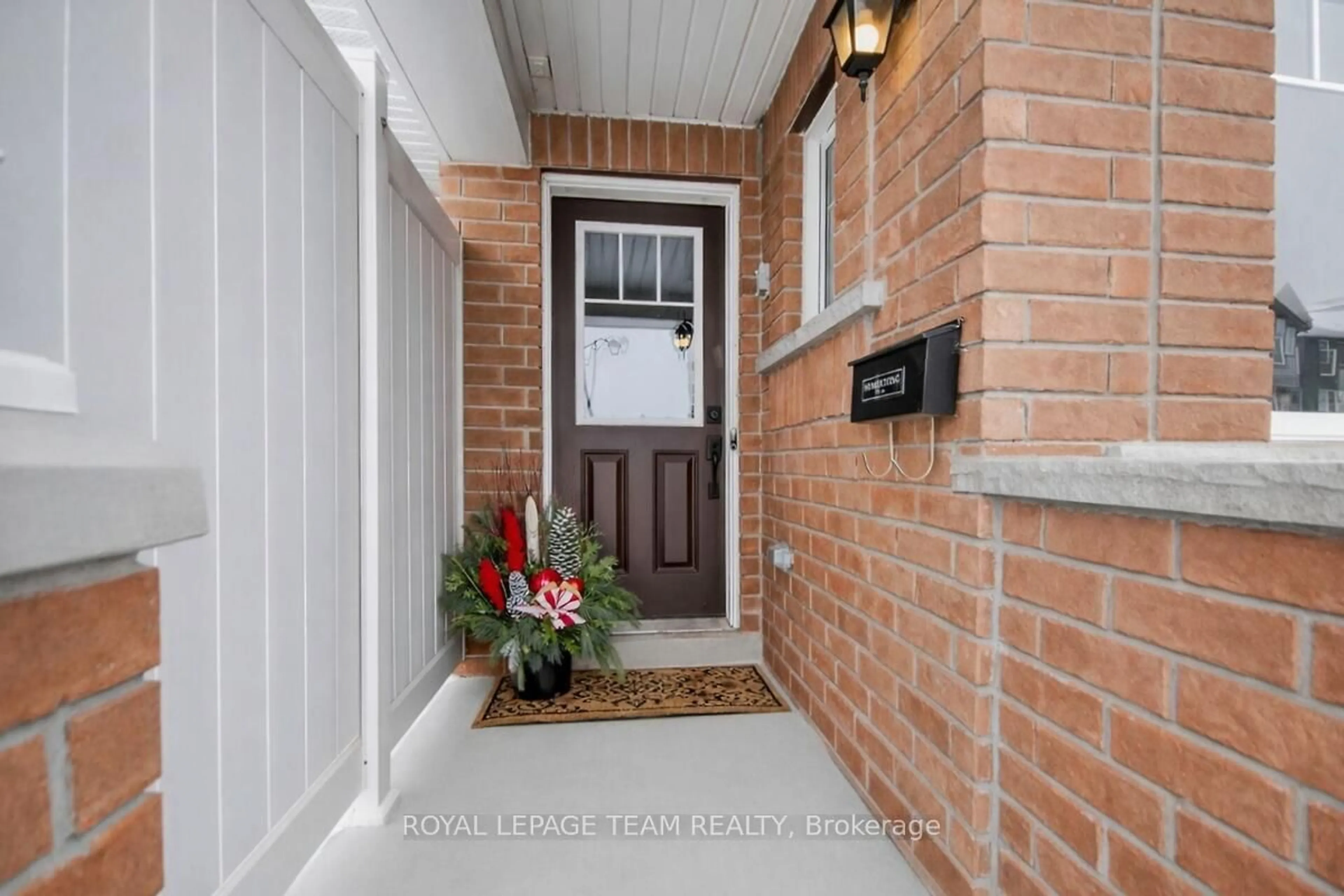 Indoor entryway for 65 Astervale St, Ottawa Ontario K4A 1A5