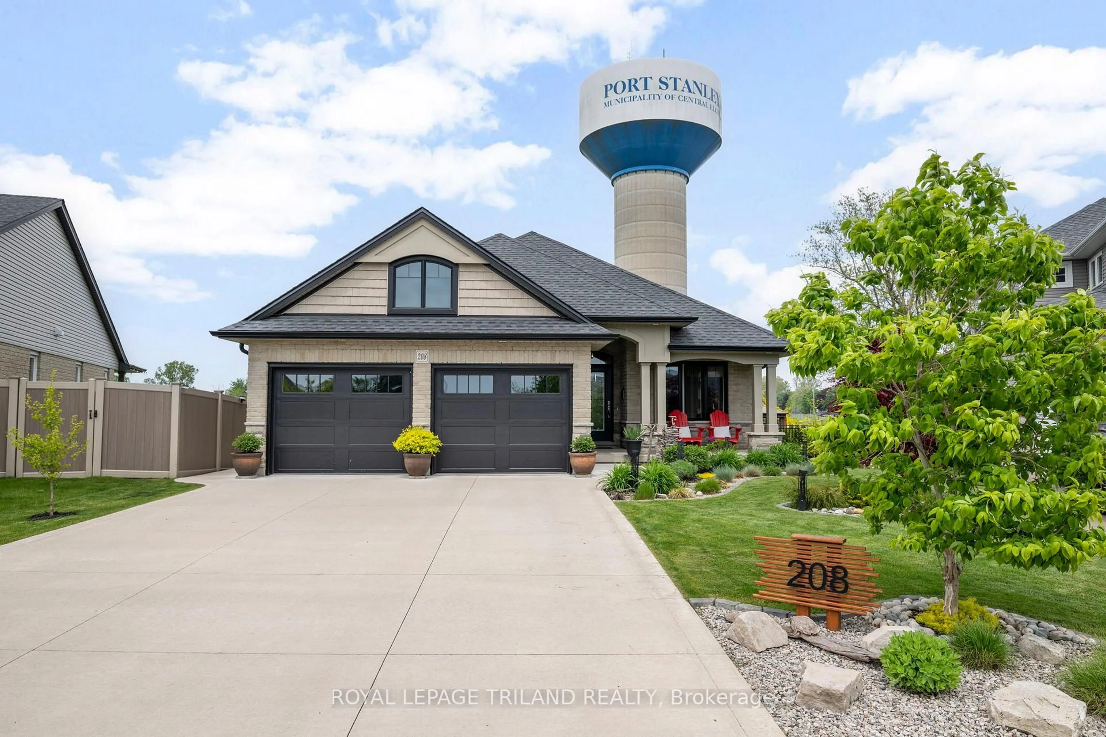 Home with brick exterior material, water/lake/river/ocean view for 208 Emery St, Central Elgin Ontario N5L 0A5