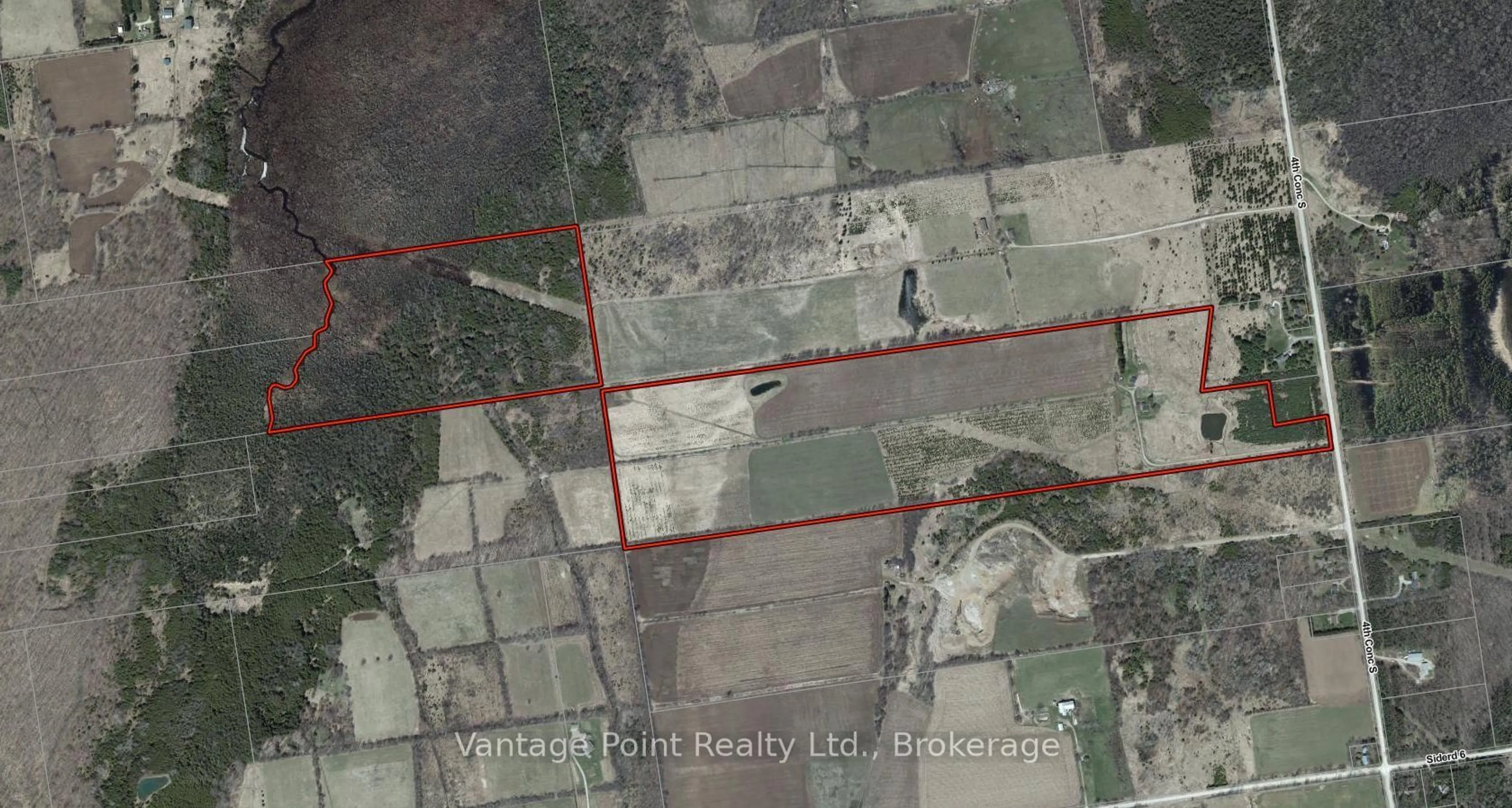 A pic from outside/outdoor area/front of a property/back of a property/a pic from drone, building for 557440 4th Concession, Meaford Ontario N4K 5N8