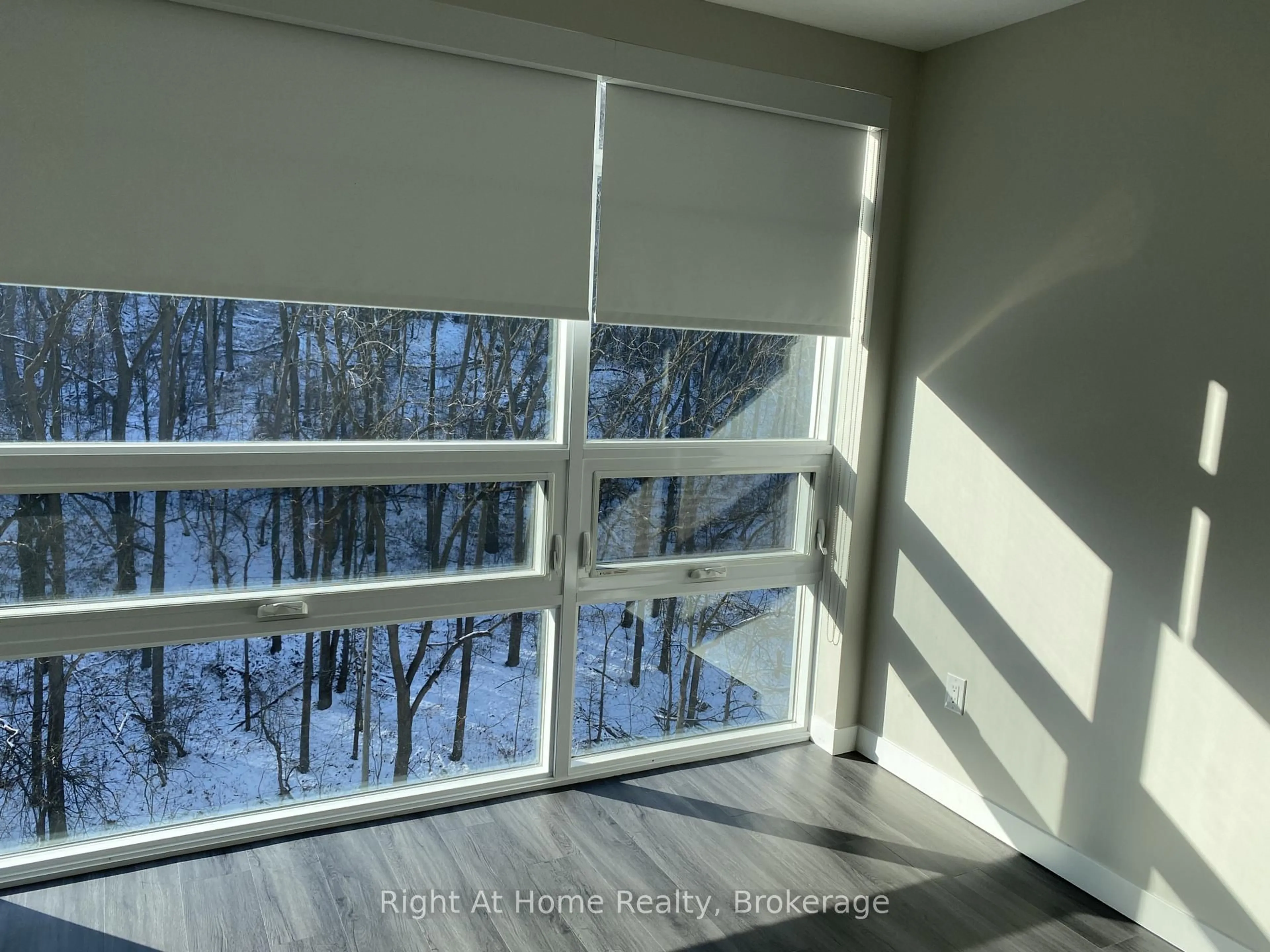 A pic of a room for 455 Charlton Ave #606, Hamilton Ontario L8N 0B2