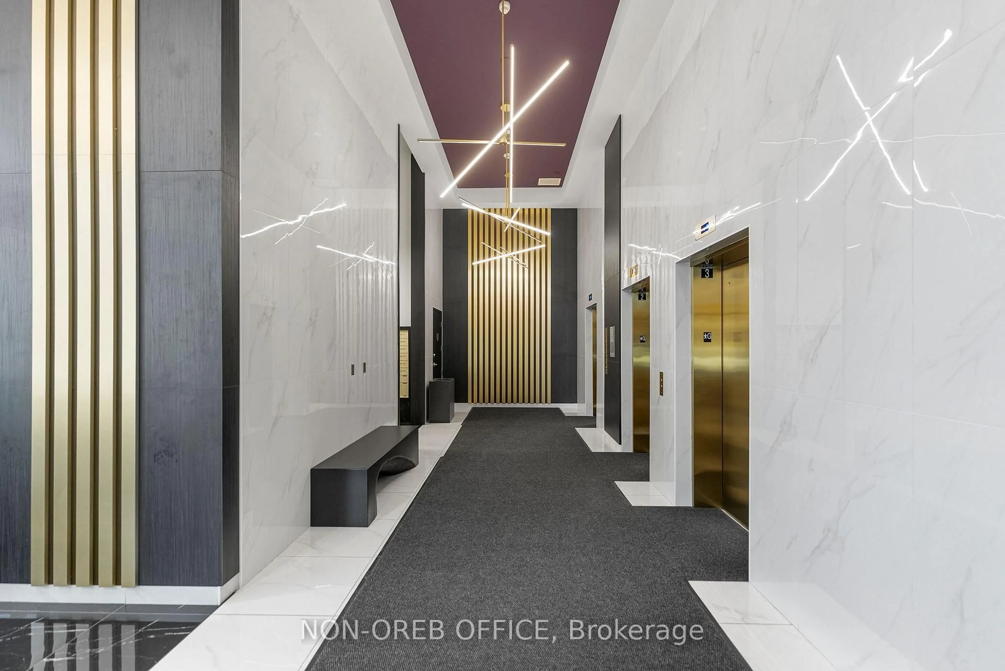 Indoor foyer for 180 George St #PH208, Ottawa Ontario K1N 0G8