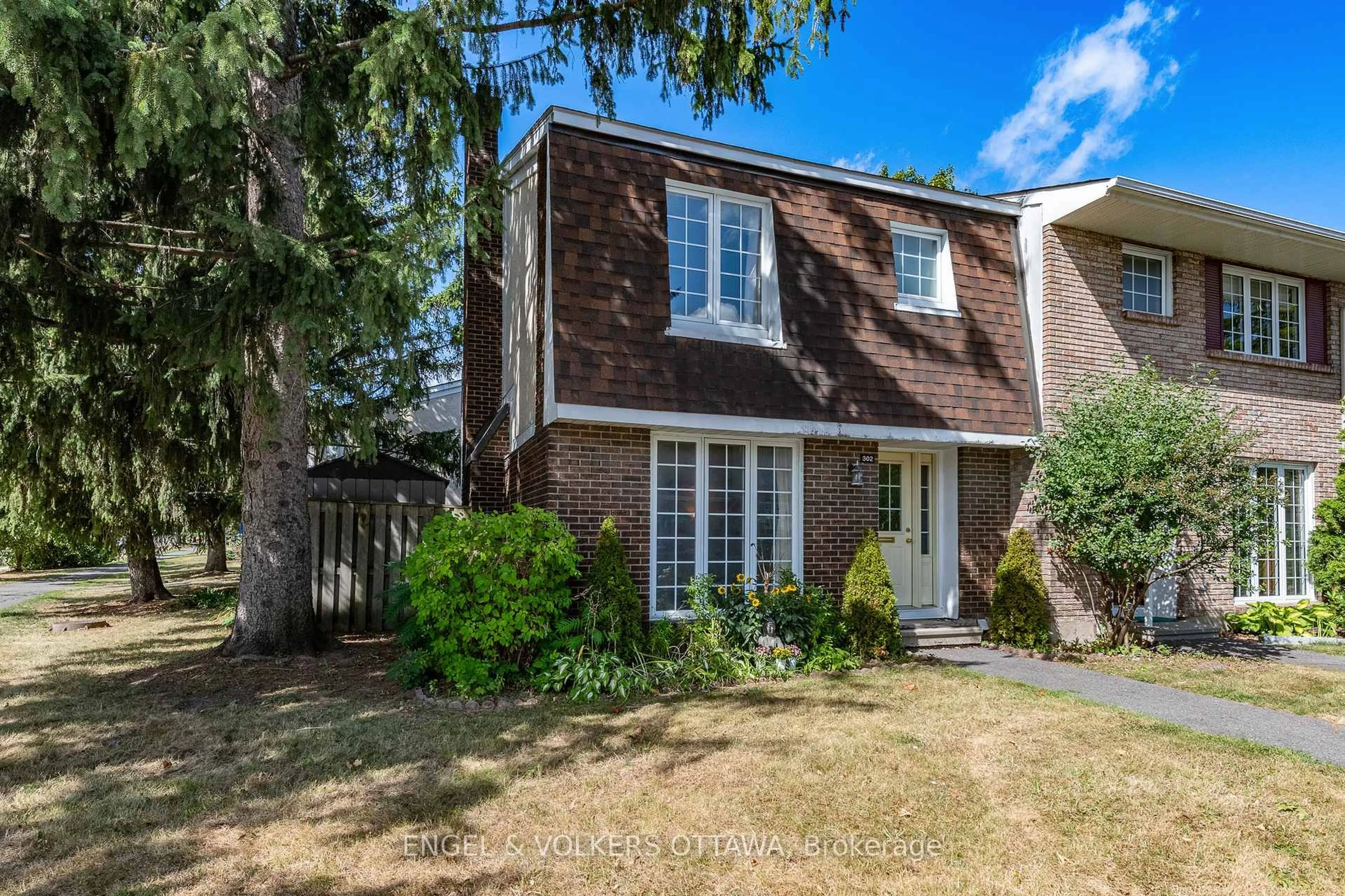 Home with brick exterior material, street for 302 Kintyre Private #105, Ottawa Ontario K2C 3M6