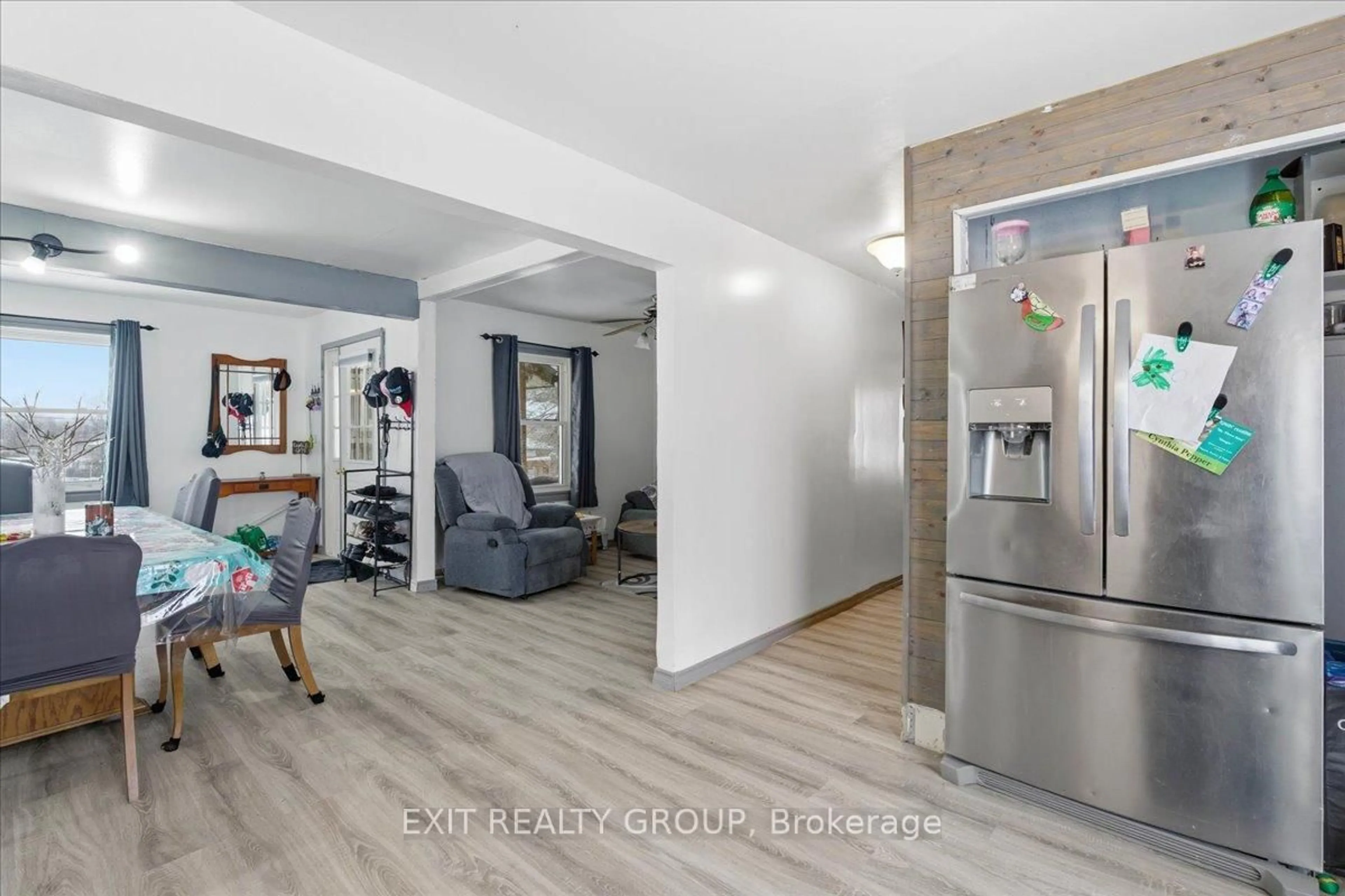 Indoor entryway for 16 Catherine St, Shannonville Ontario K0K 3A0