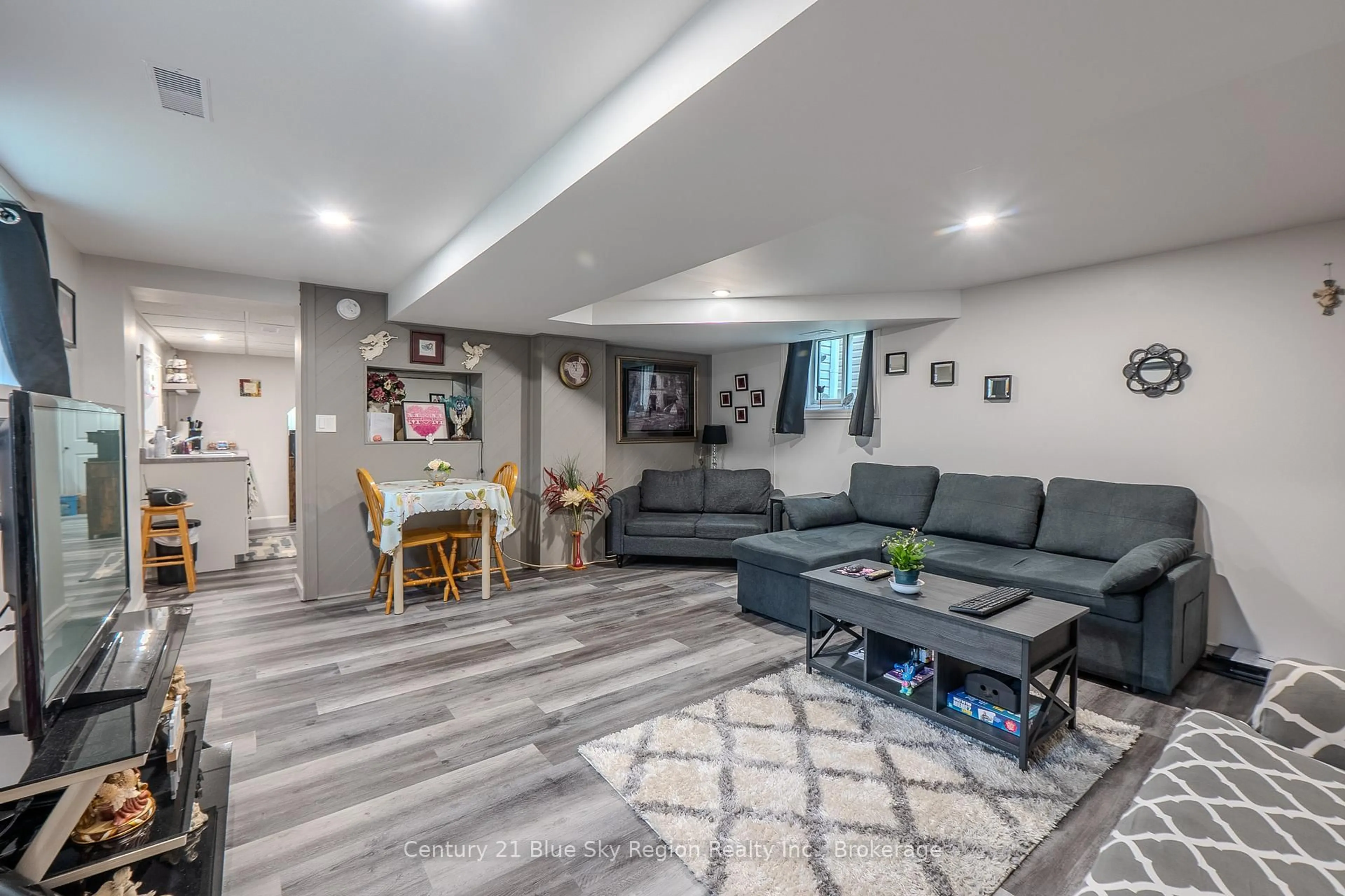 Unknown for 242 Princess St, North Bay Ontario P1B 1P9