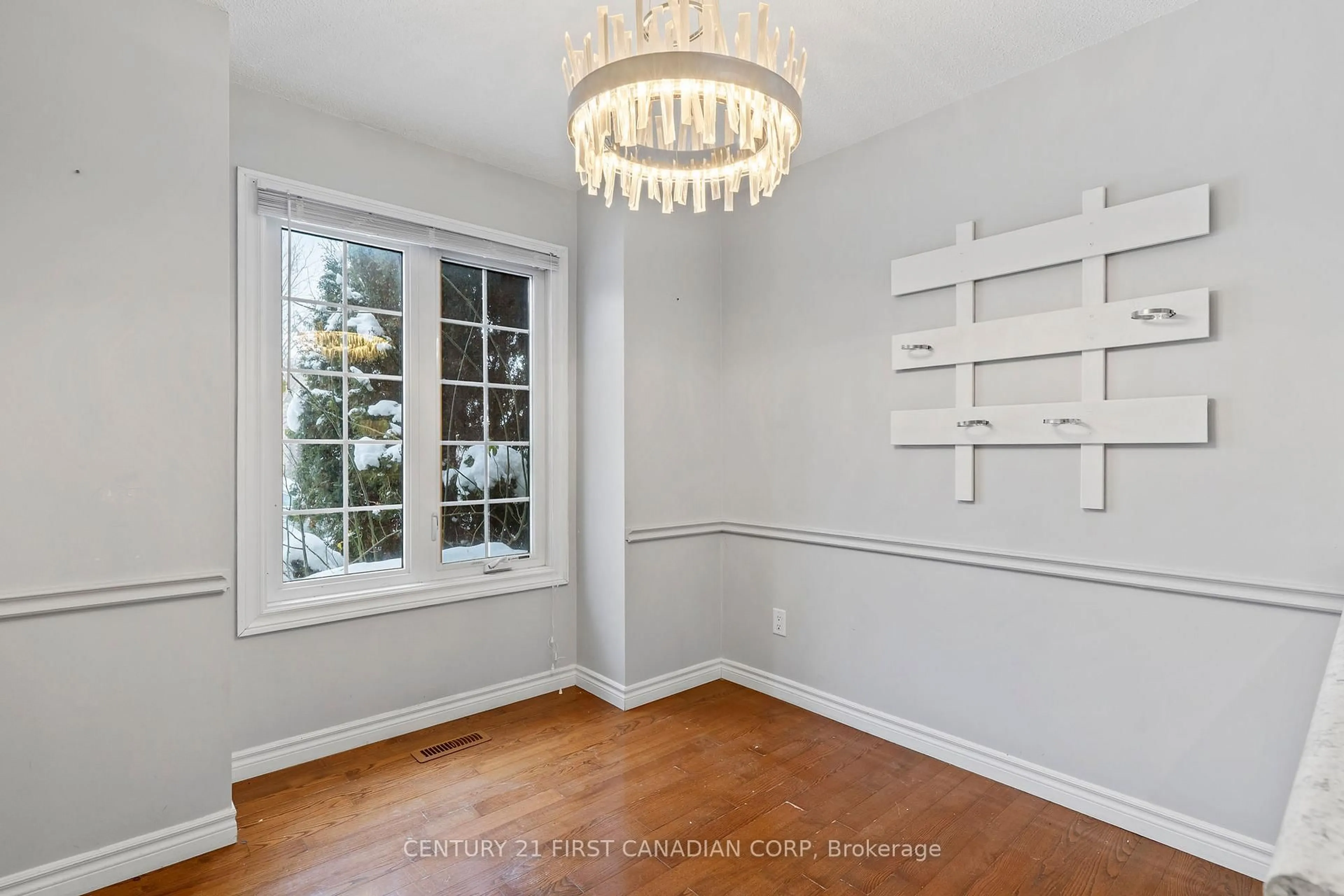 Dining room, wood/laminate floor for 340 Ambleside Dr #17, London North Ontario N6G 4Y5