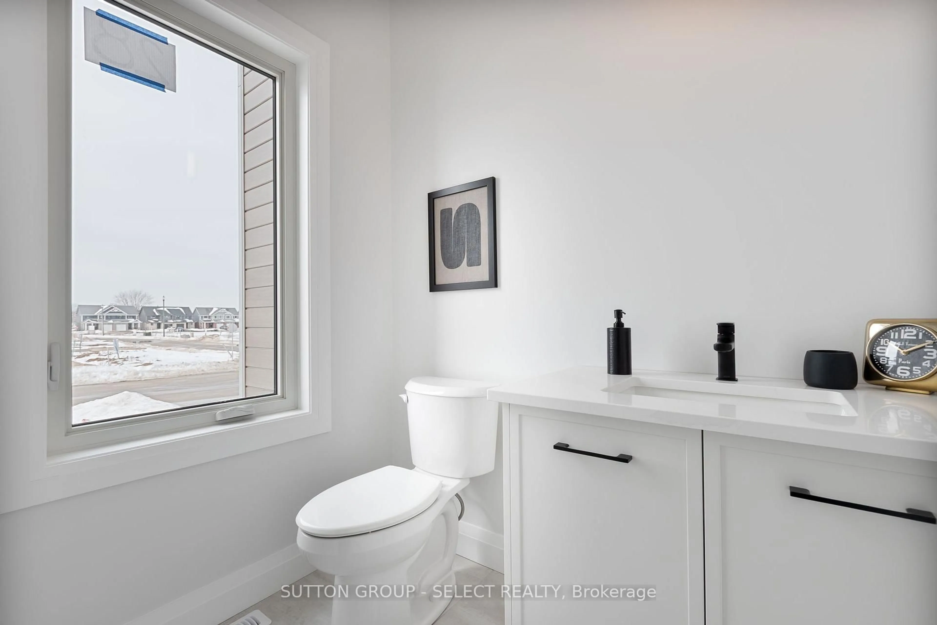 Contemporary bathroom, ceramic/tile floor for 28 Lucas Rd, St. Thomas Ontario N5R 0M5