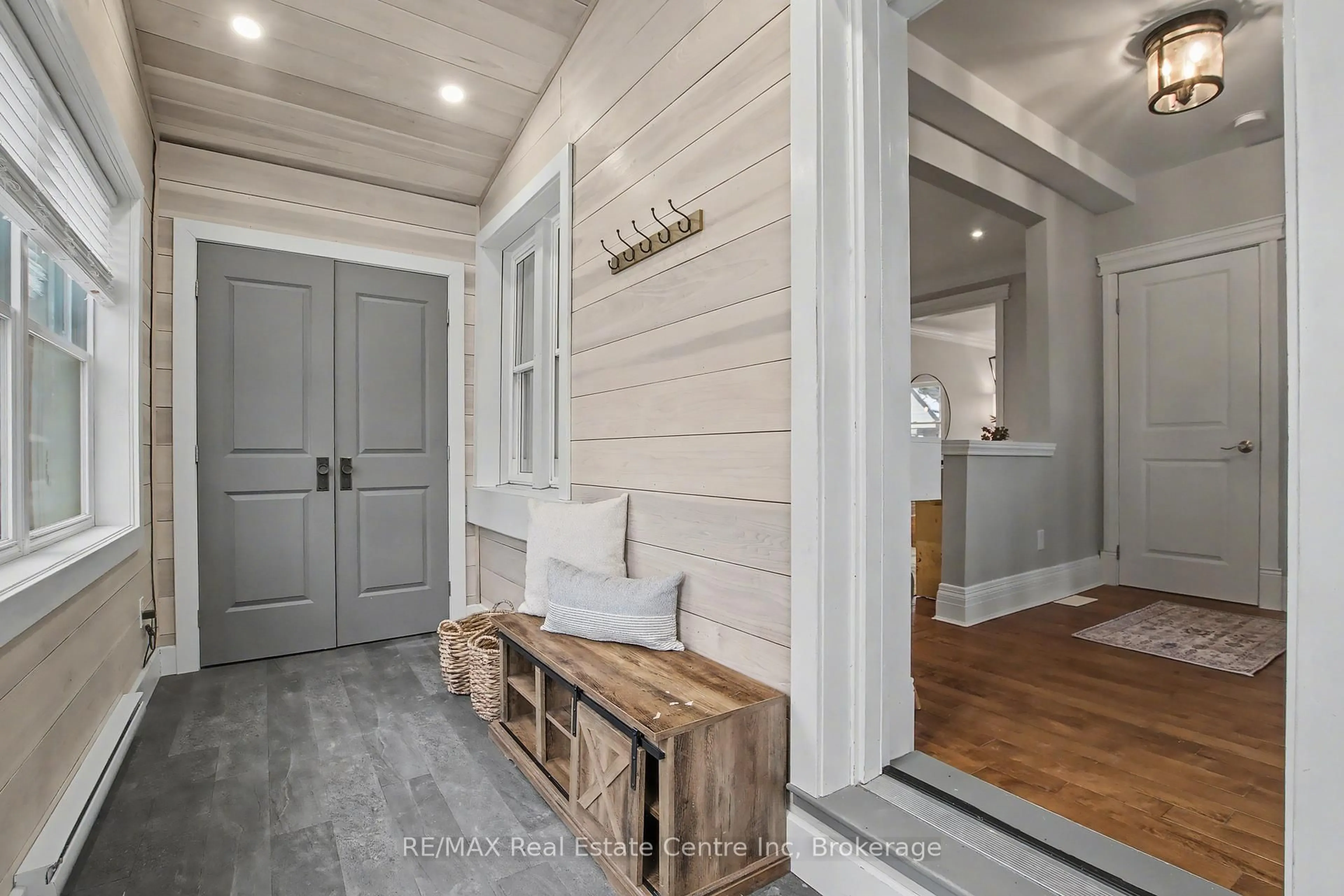 Indoor entryway for 15 Stull Ave, Guelph Ontario N1H 1N2