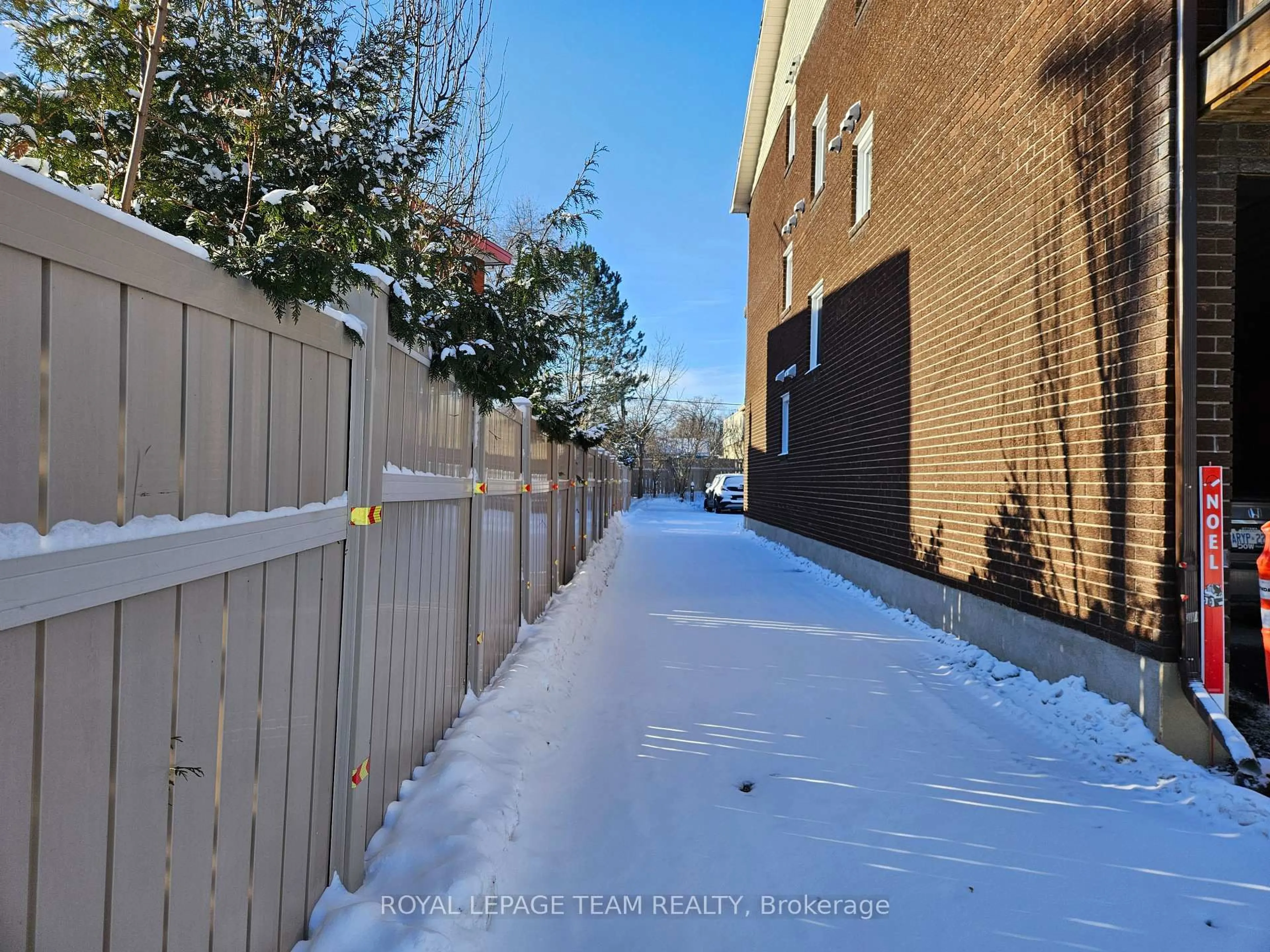 A pic from outside/outdoor area/front of a property/back of a property/a pic from drone, street for 522 Riverdale Ave #5, Ottawa Ontario K1S 1S5