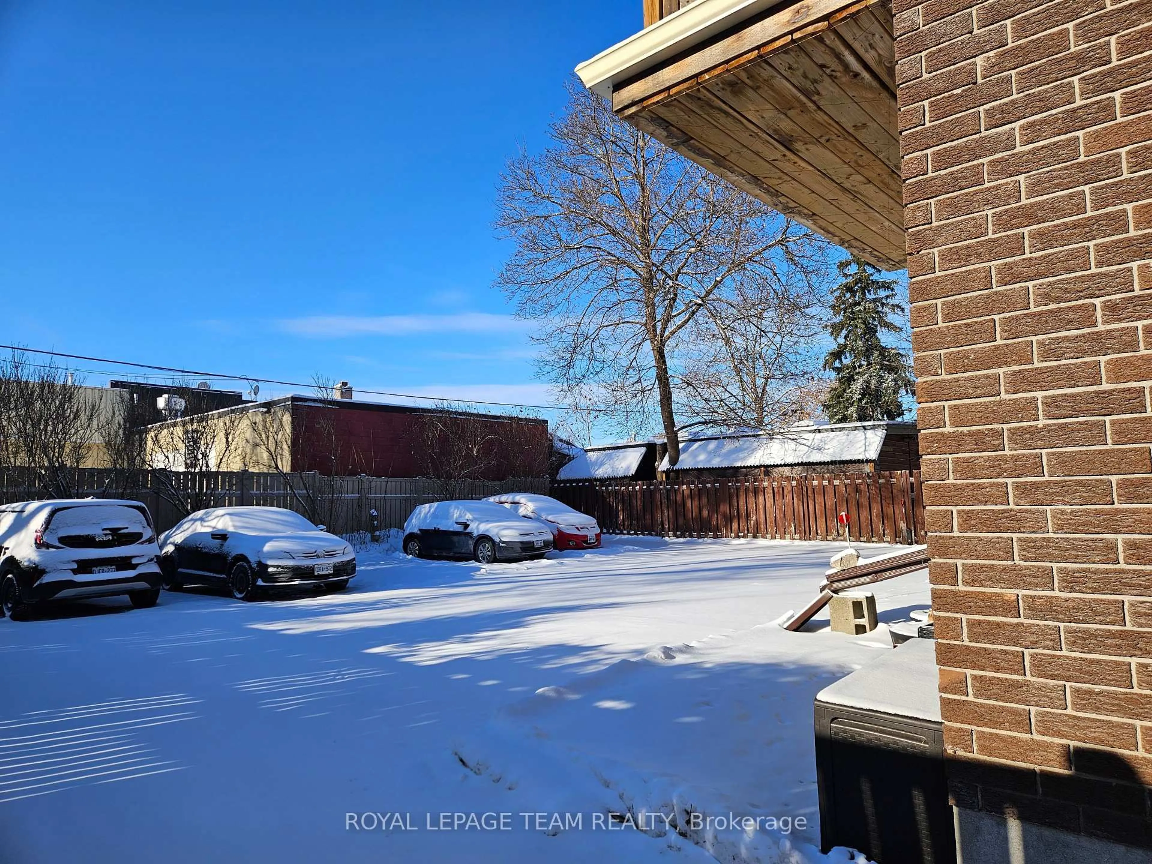 A pic from outside/outdoor area/front of a property/back of a property/a pic from drone, unknown for 522 Riverdale Ave #5, Ottawa Ontario K1S 1S5