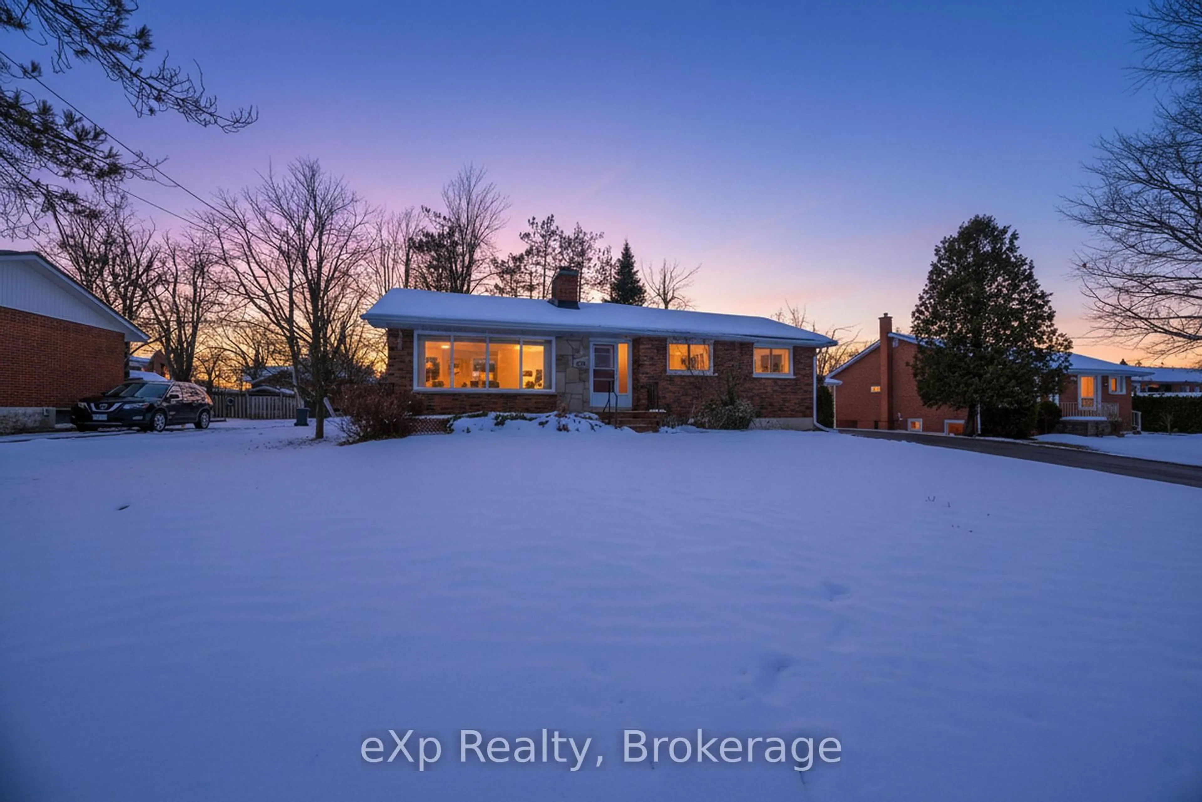 A pic from outside/outdoor area/front of a property/back of a property/a pic from drone, street for 245 Victoria St, Southgate Ontario N0C 1B0