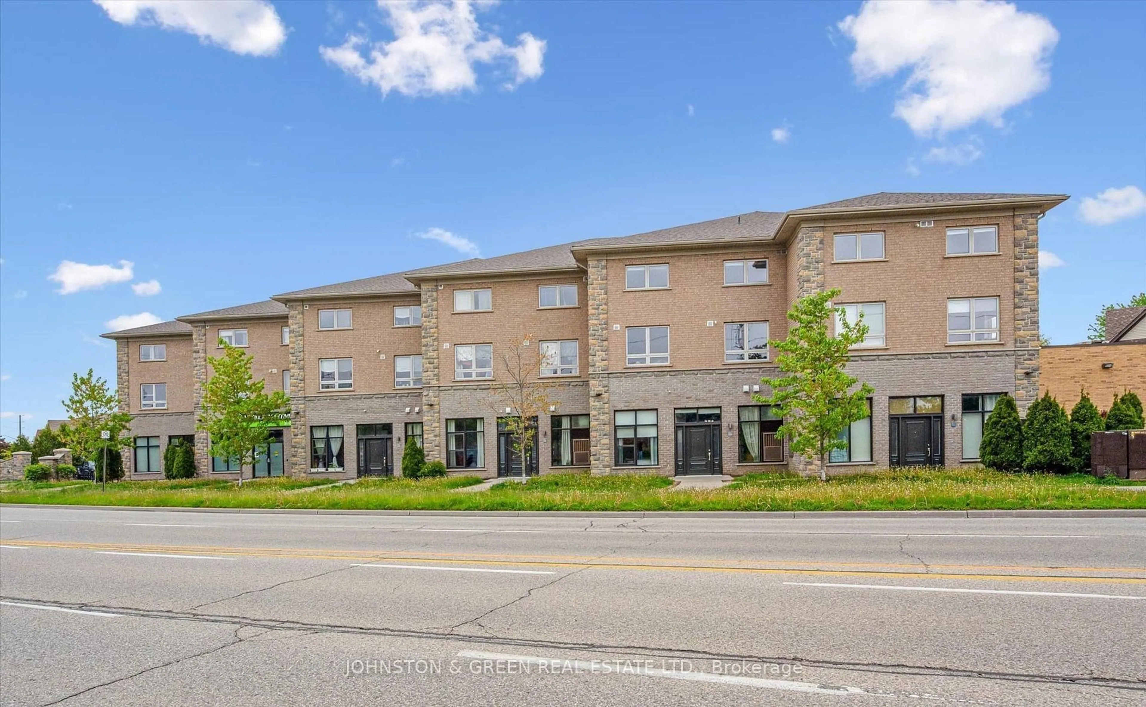 Patio, building for 904 Paisley Rd #210, Guelph Ontario N1K 0C6