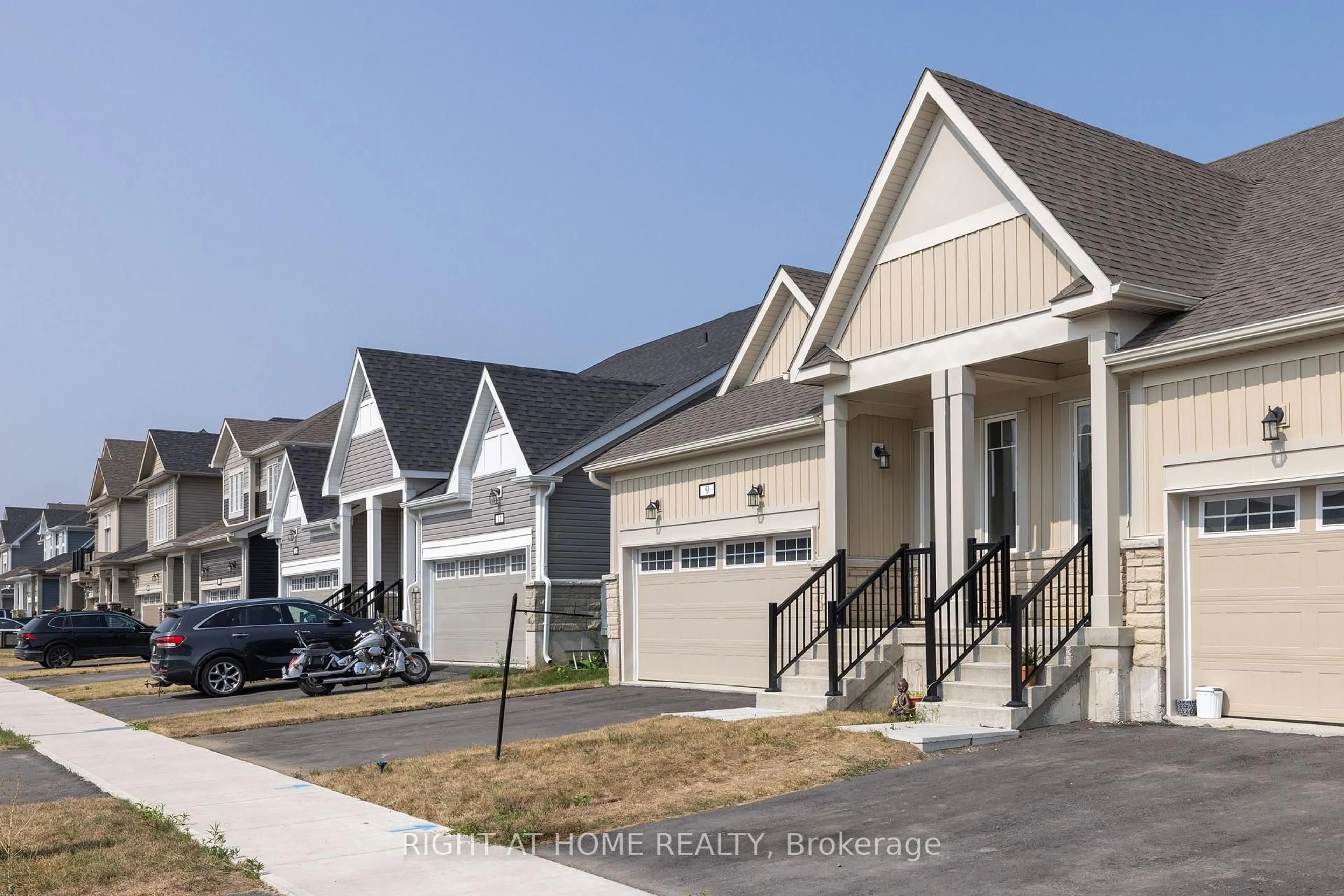 Unknown for 9 Golf Links Dr, Bath Ontario K0H 1G0