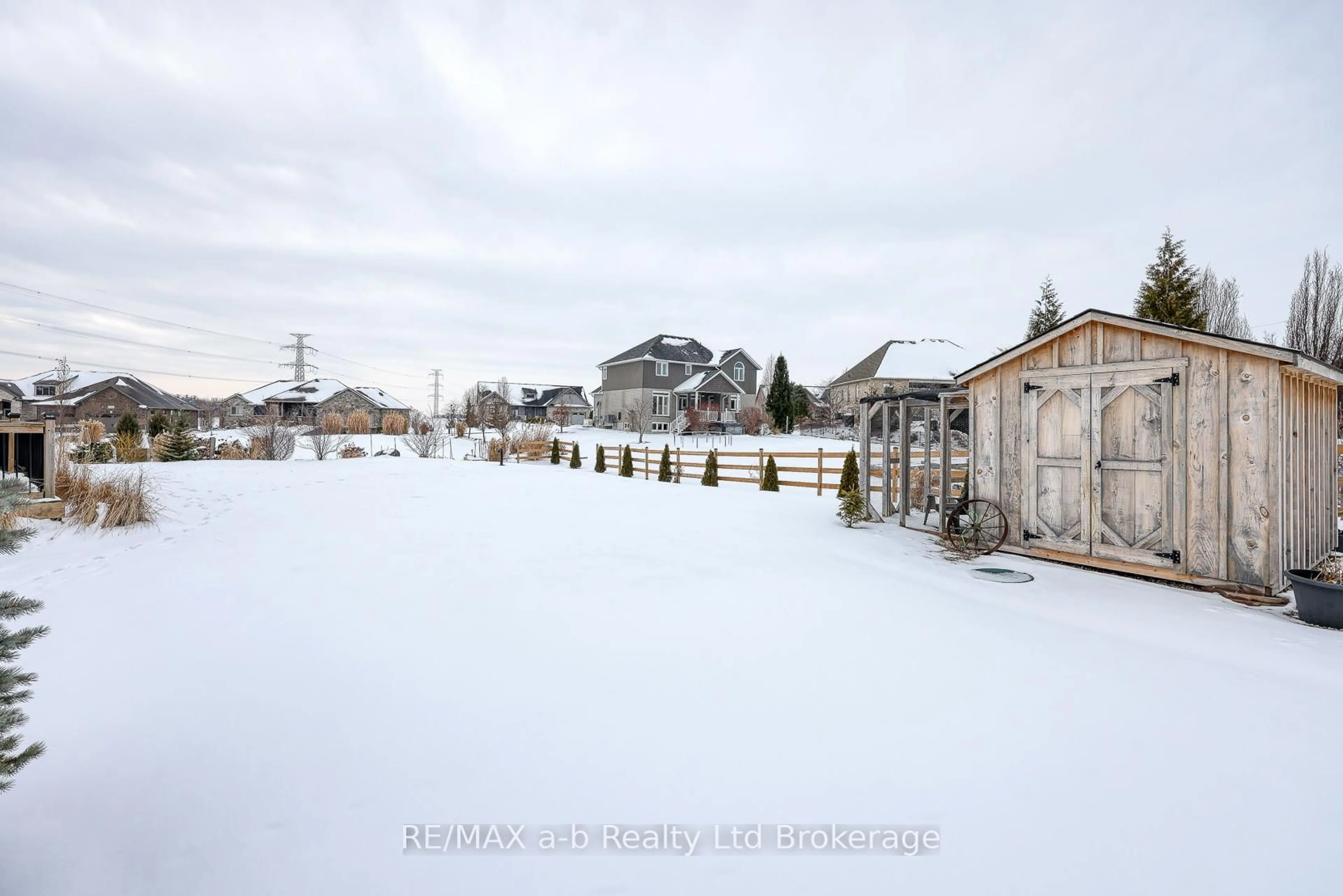 A pic from outside/outdoor area/front of a property/back of a property/a pic from drone, street for 49286 Ashland Ave, Malahide Ontario N0L 2J0