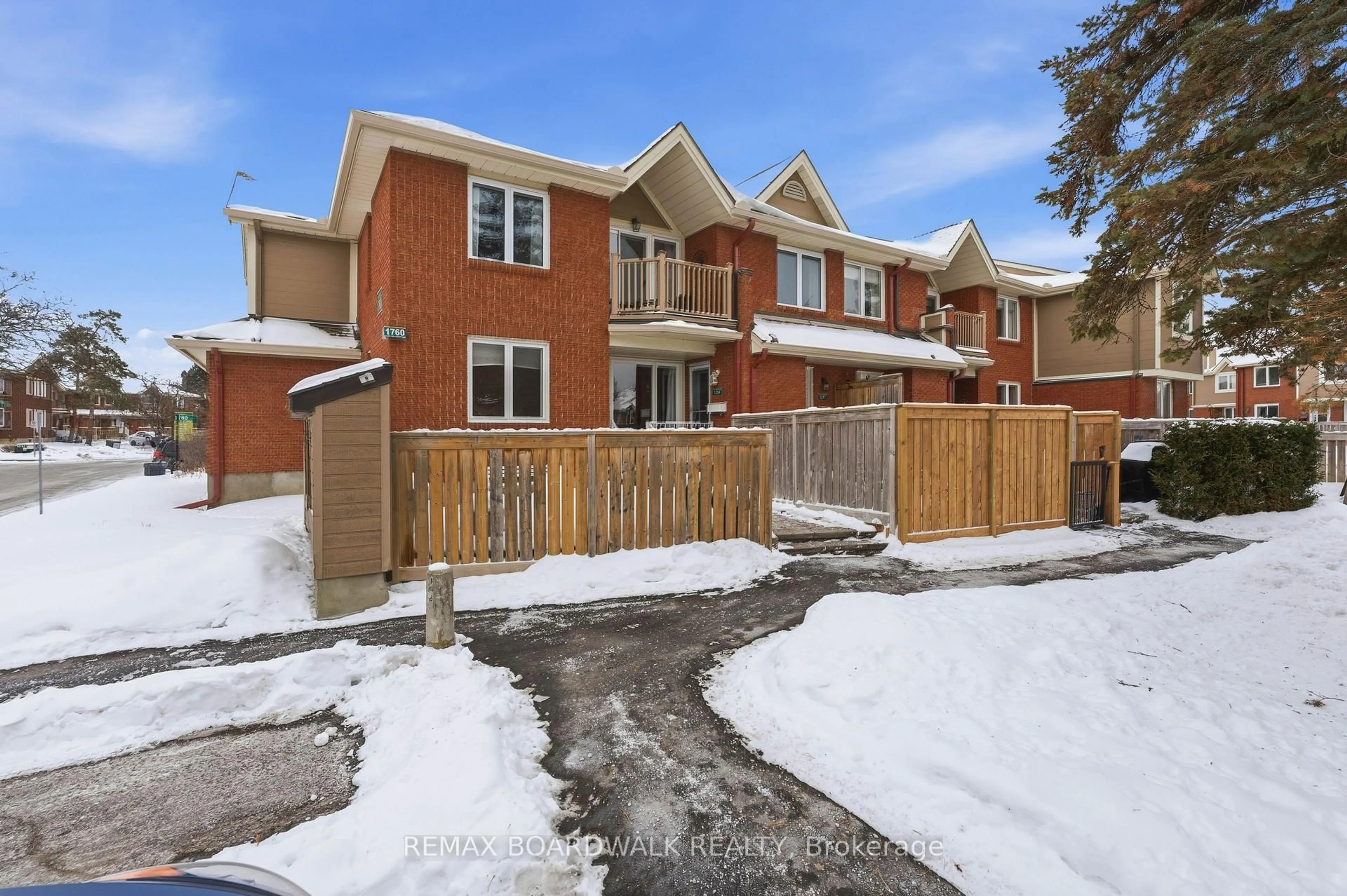 A pic from outside/outdoor area/front of a property/back of a property/a pic from drone, street for 1760 Cabaret Lane #106, Orleans Ontario K4A 2H1