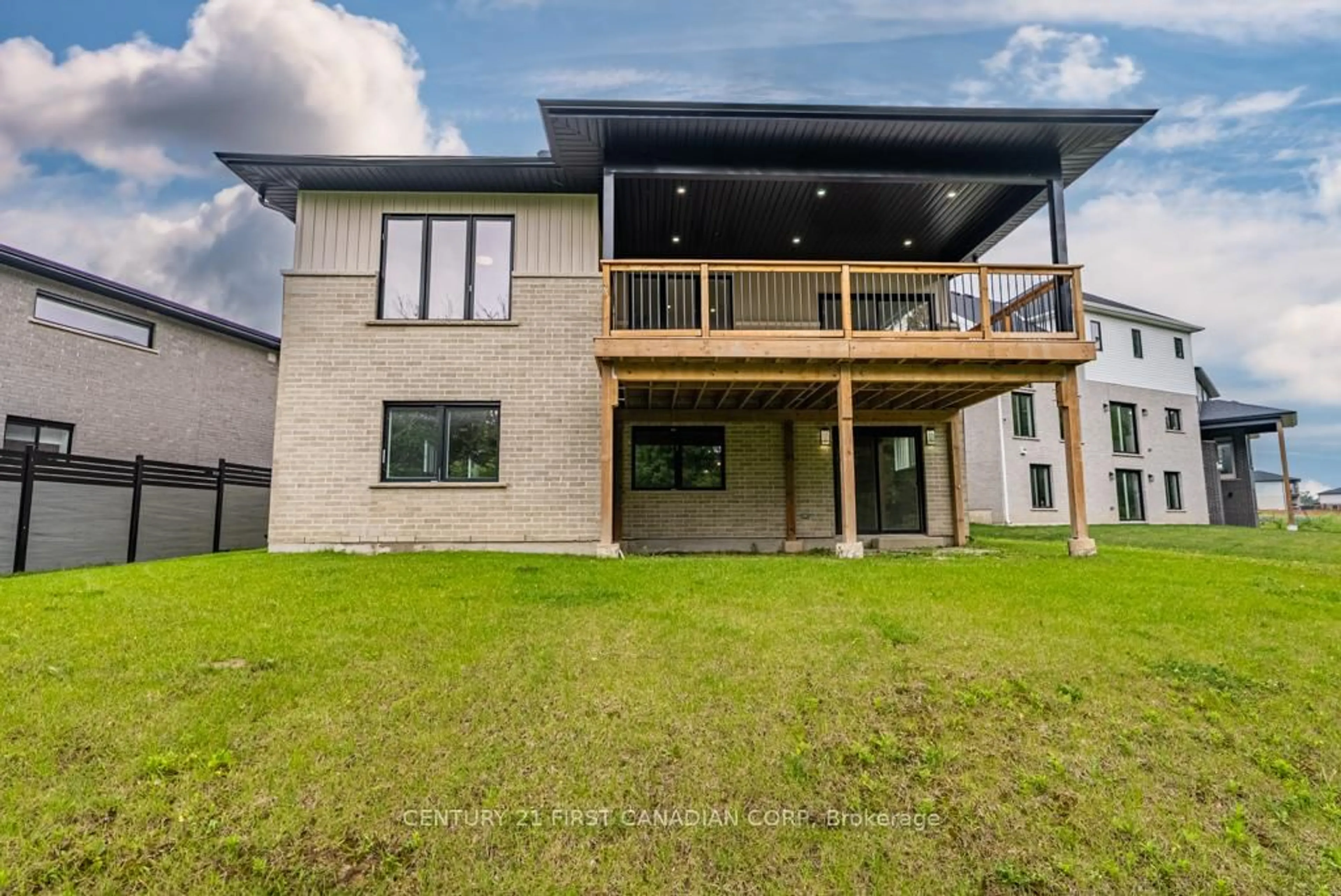 Home with brick exterior material, building for 40 Greene St, South Huron Ontario N0M 1S2