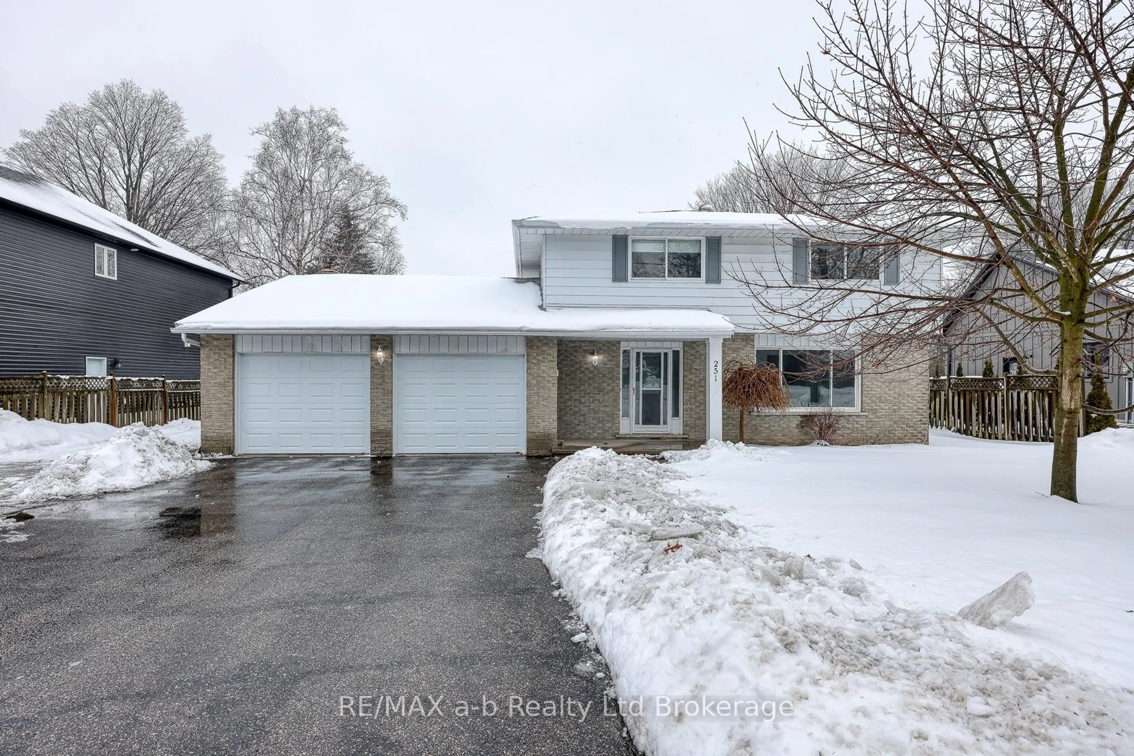 Unknown for 251 KING St, Ingersoll Ontario N5C 1H4