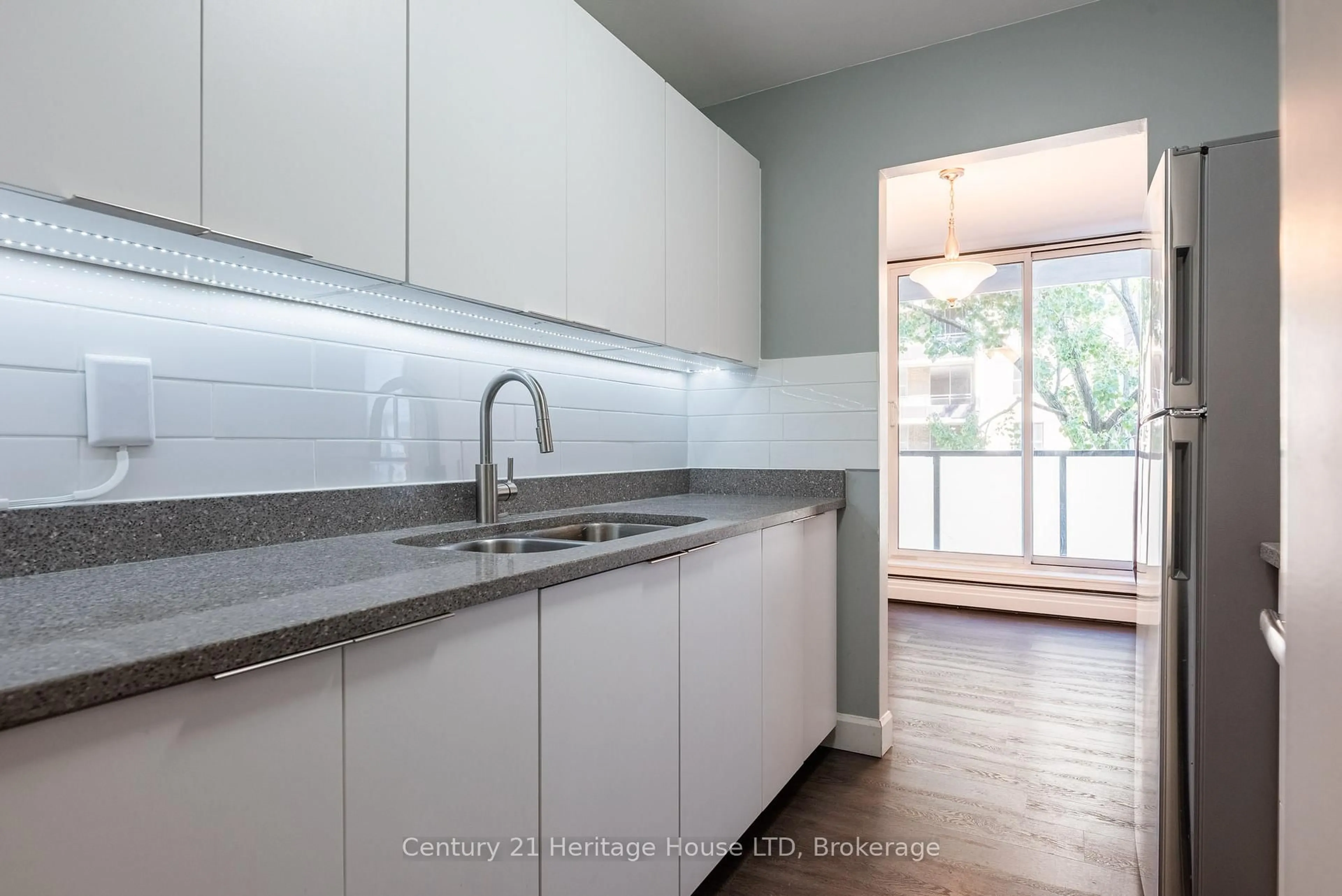 Unknown for 359 Geneva St #303, St. Catharines Ontario L2N 2G5