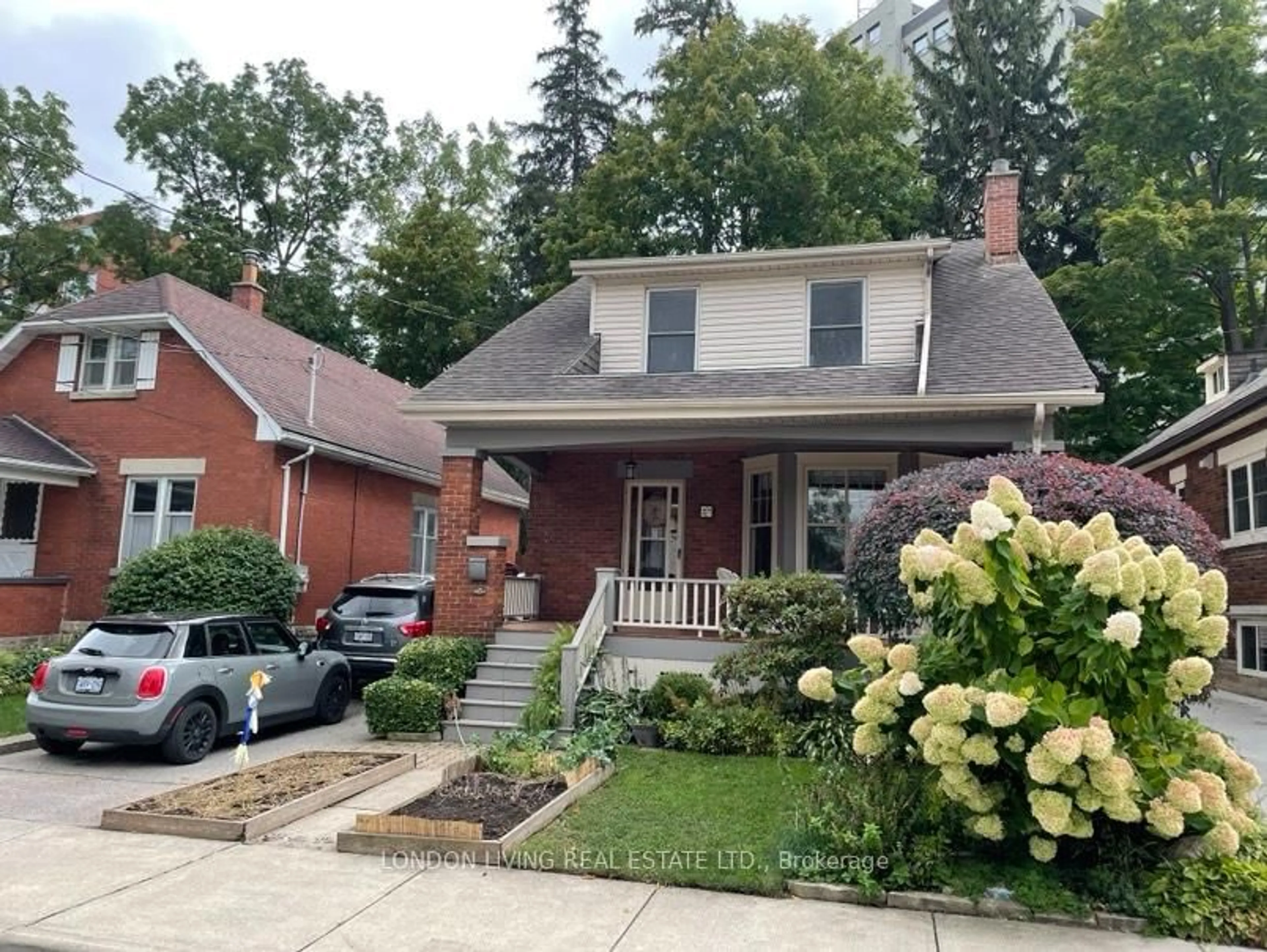 Unknown for 27 Ardaven Pl, London South Ontario N6C 1H4