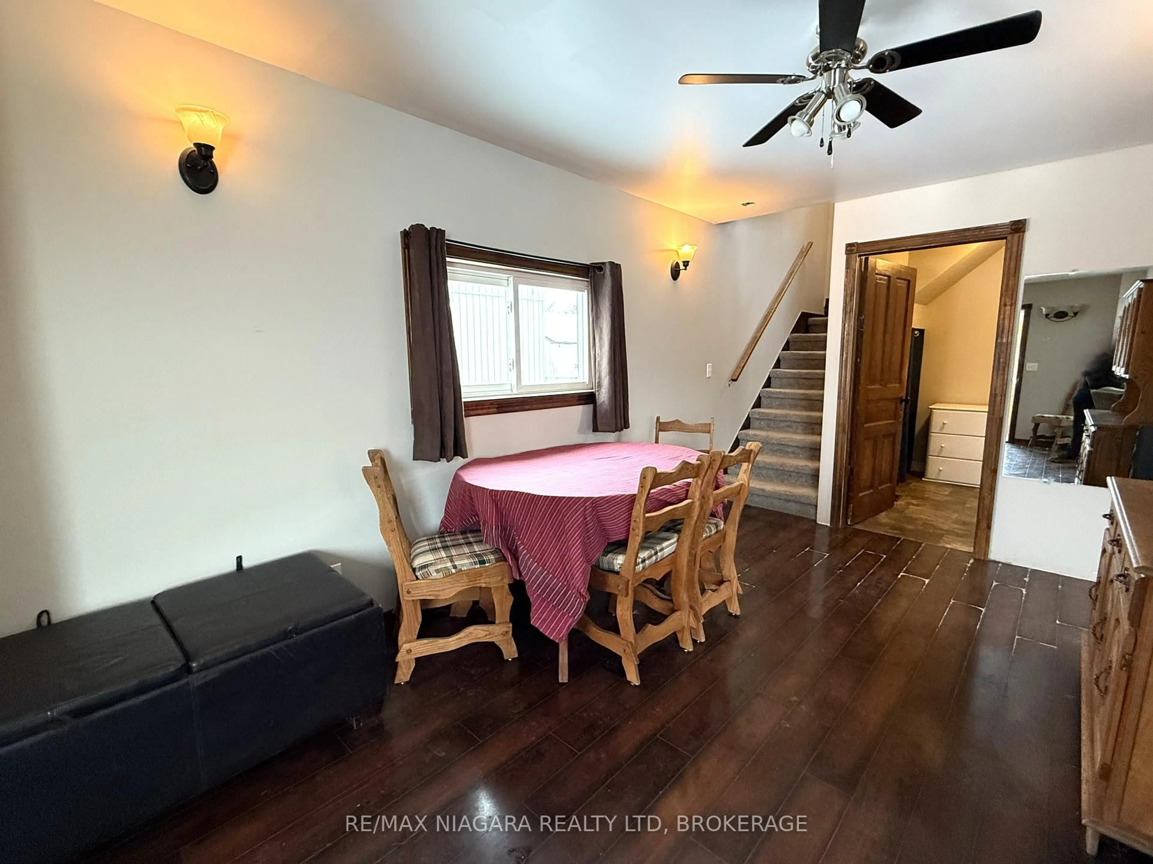 Dining room, unknown for 351 Brock St, Fort Erie Ontario L2A 2X4