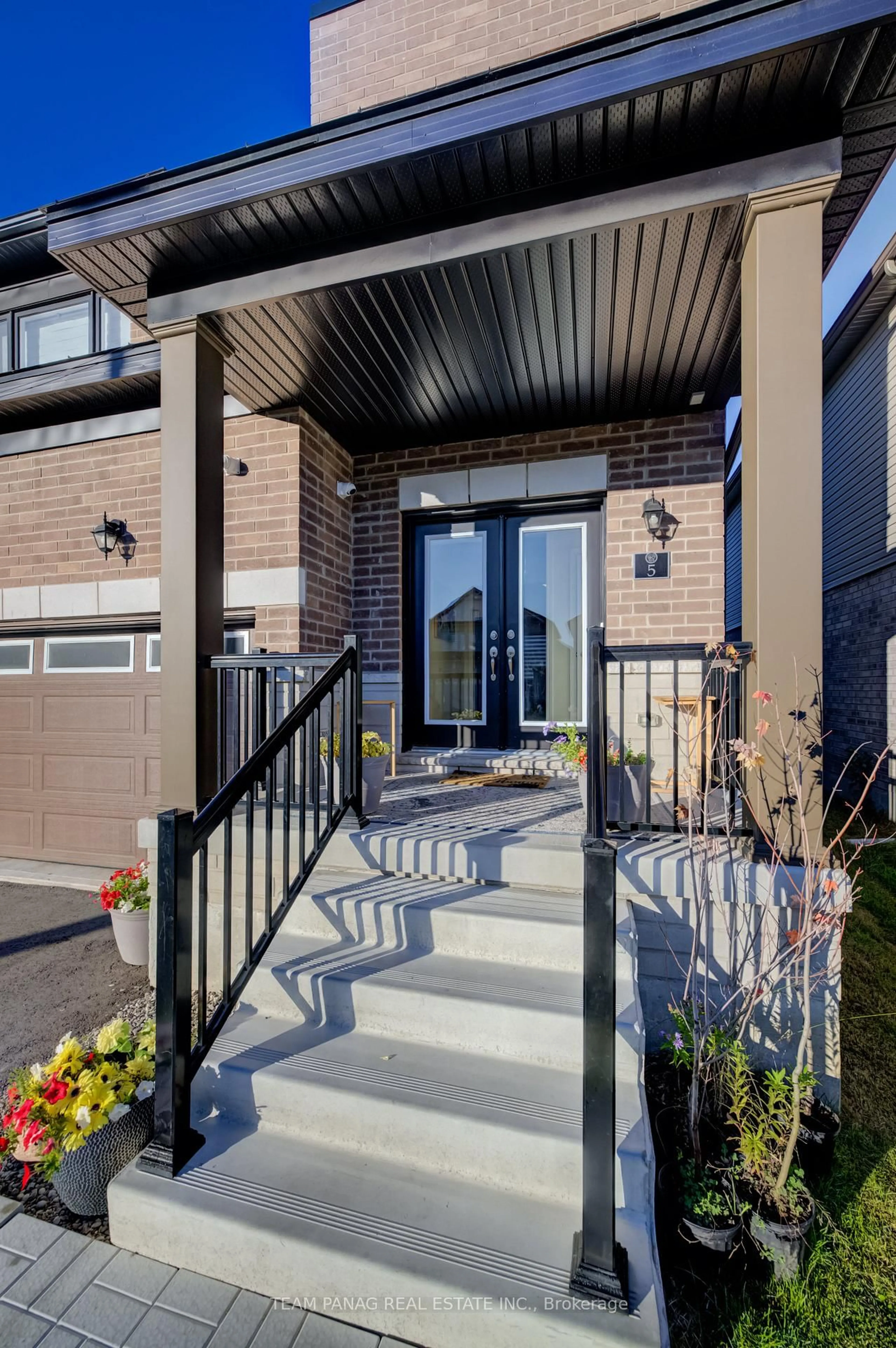 Home with brick exterior material, street for 5 Heming St, Brant Ontario N3L 0M5