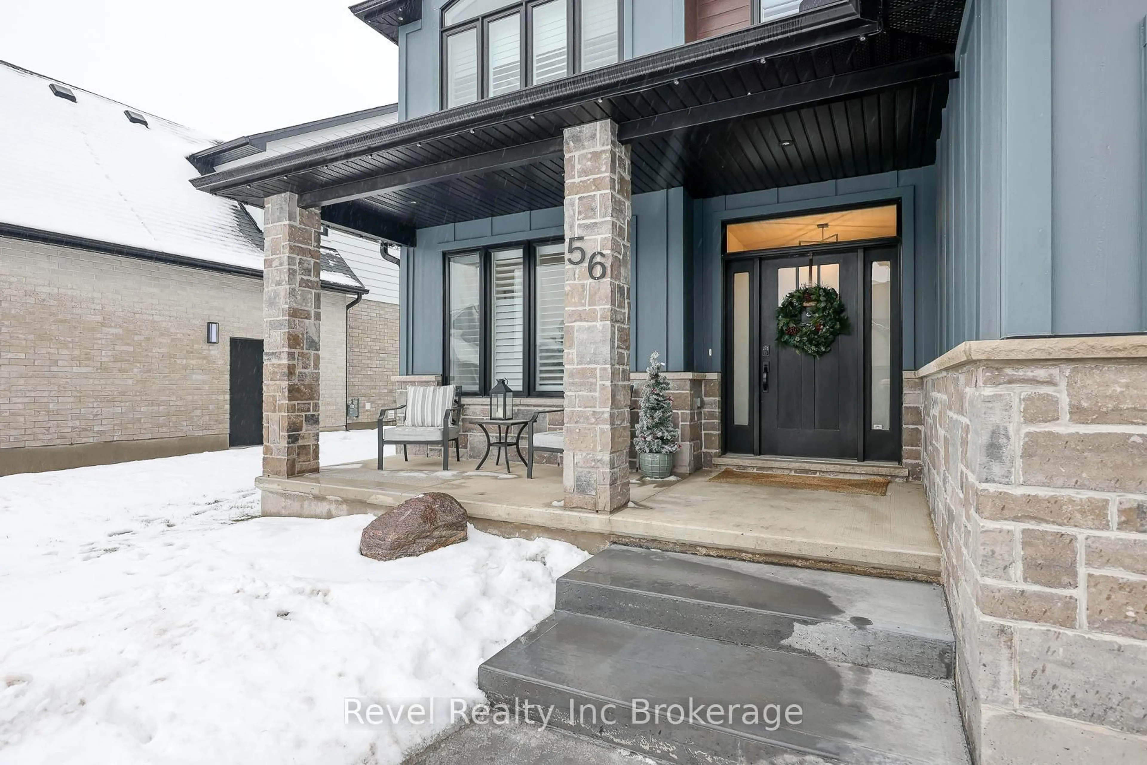 Indoor entryway for 56 Hazelwood Pass, Thames Centre Ontario N0L 1G2