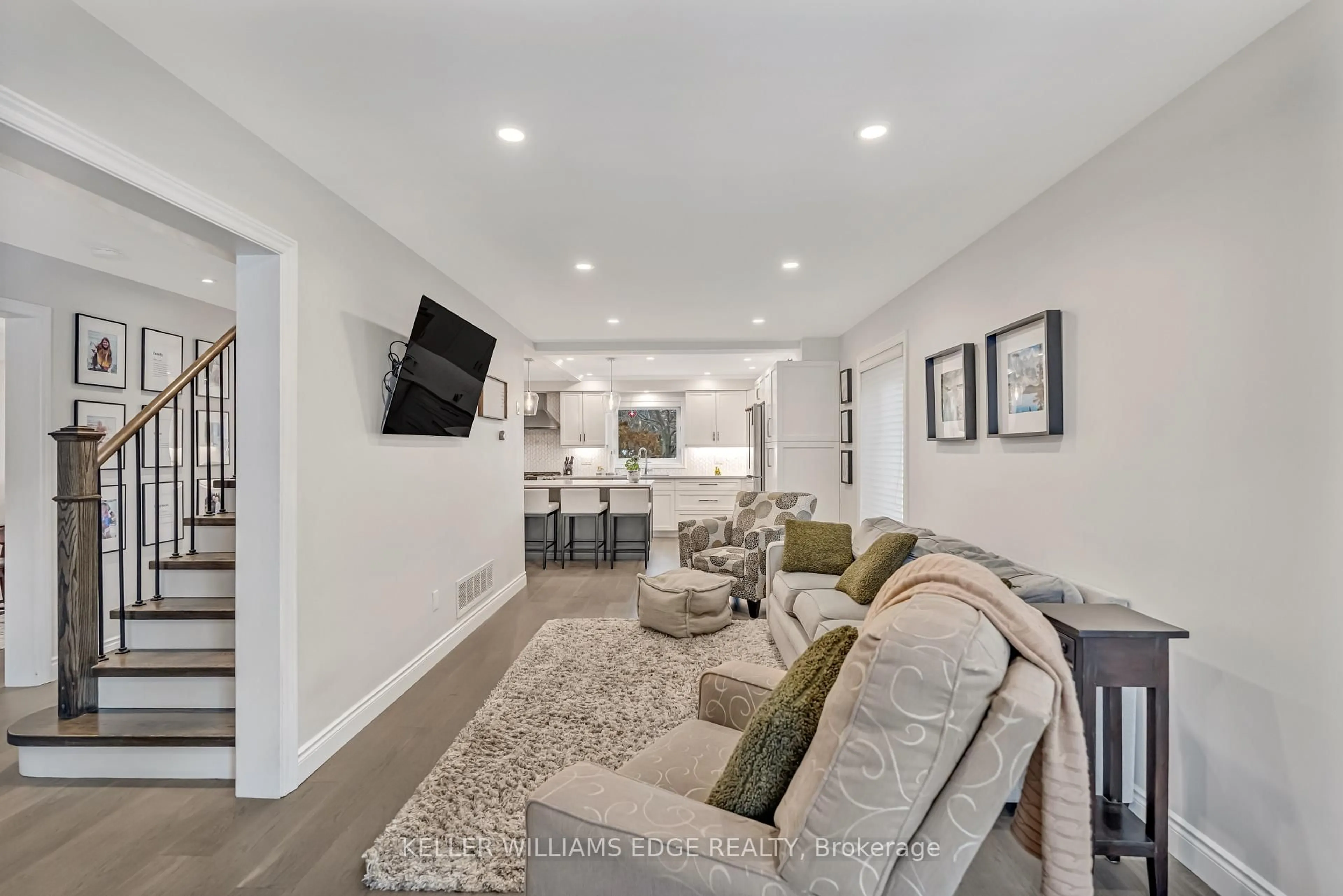 Living room with furniture, unknown for 8 Keewaydin St, Hamilton Ontario L8B 0K1