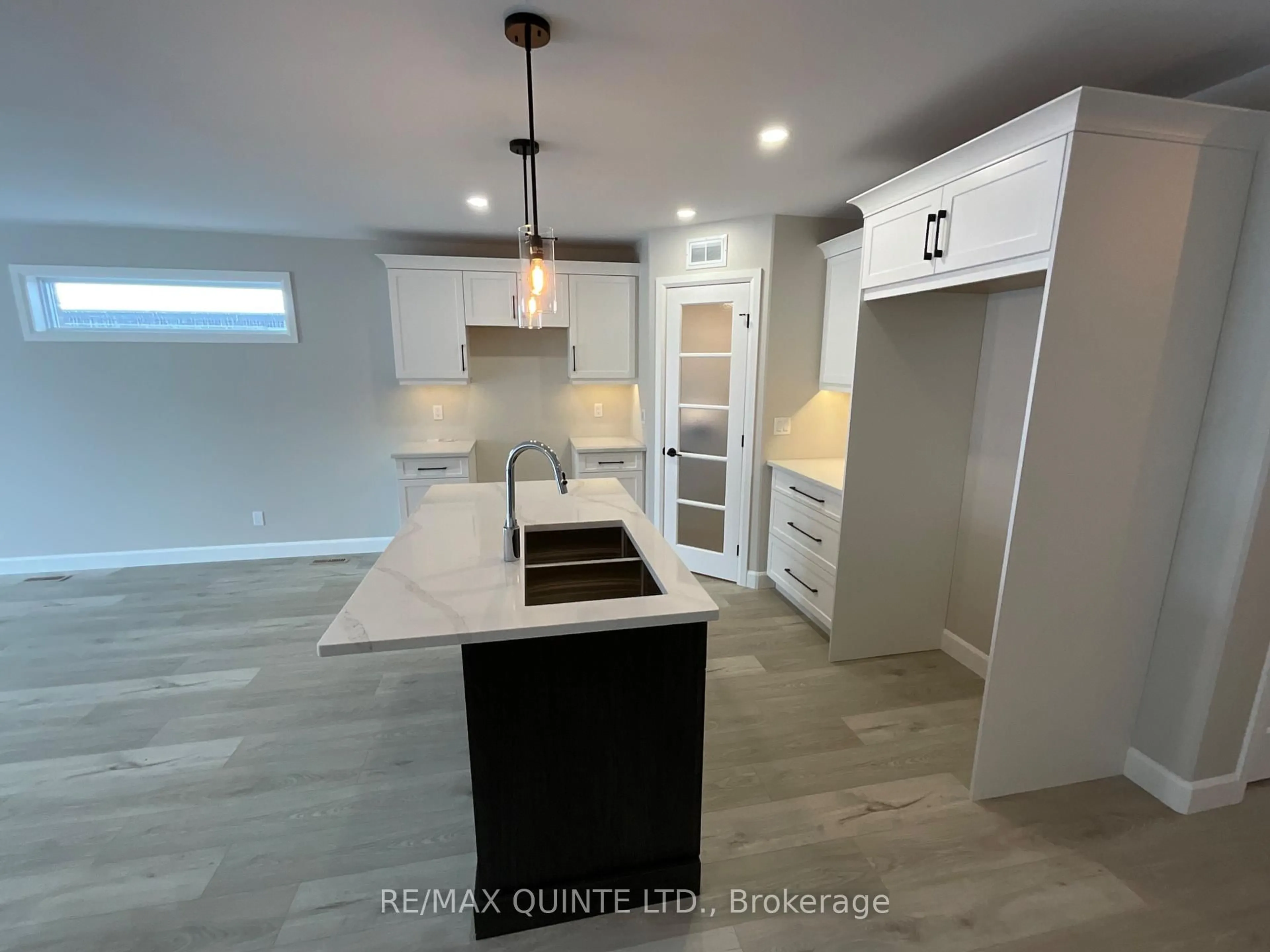 Open concept kitchen, ceramic/tile floor for 120 HASTINGS PARK Dr, Belleville Ontario K8P 0J4
