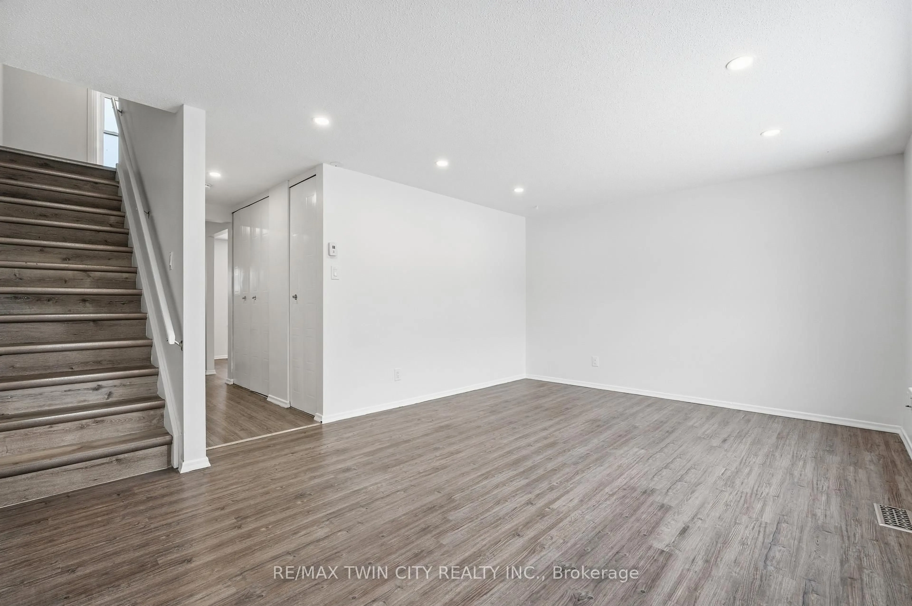 A pic of a room for 280 Thaler Ave #9, Kitchener Ontario N2A 1R6