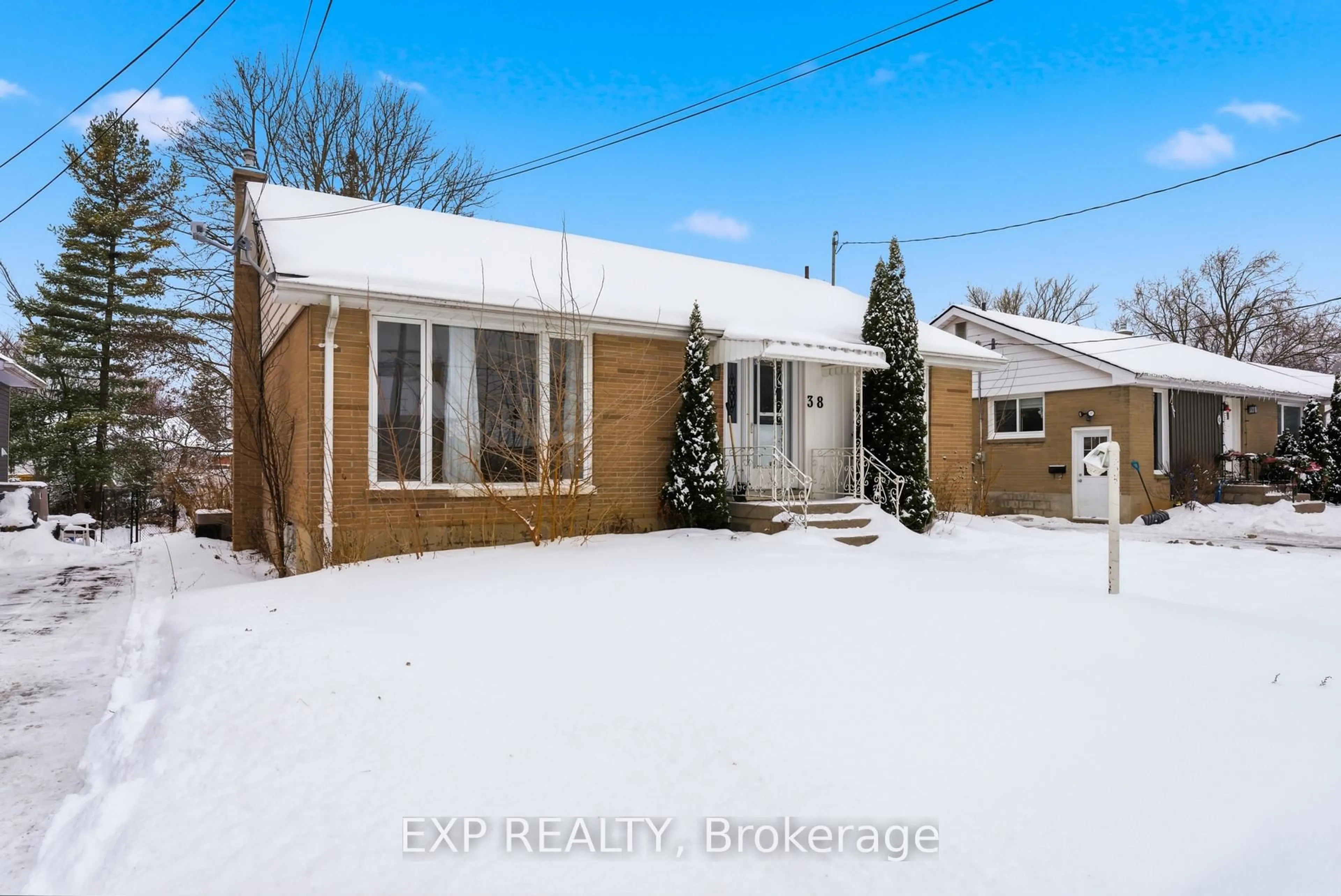 A pic from outside/outdoor area/front of a property/back of a property/a pic from drone, street for 38 Greenlawn Ave, Belleville Ontario K8N 4B5
