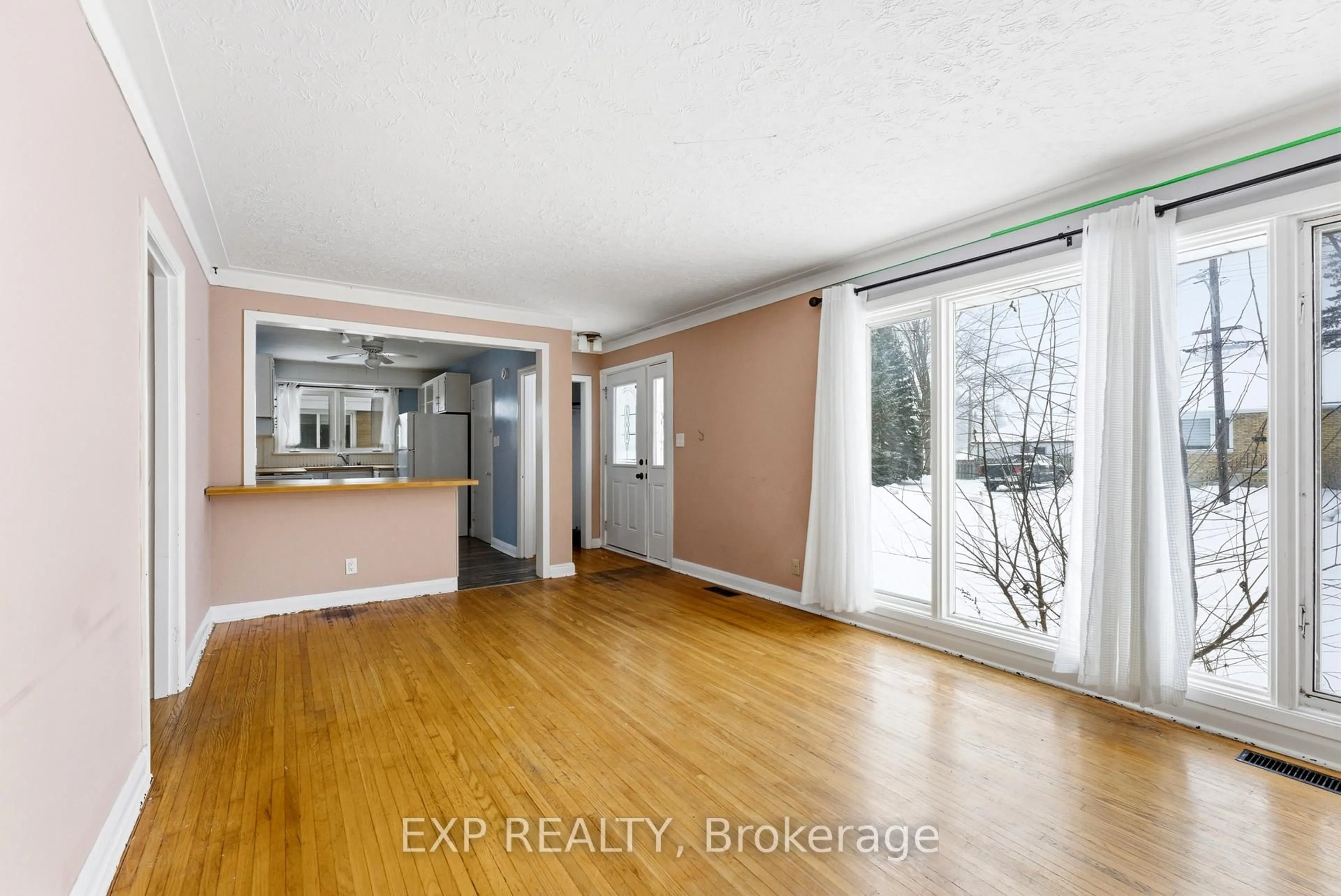 A pic of a room for 38 Greenlawn Ave, Belleville Ontario K8N 4B5