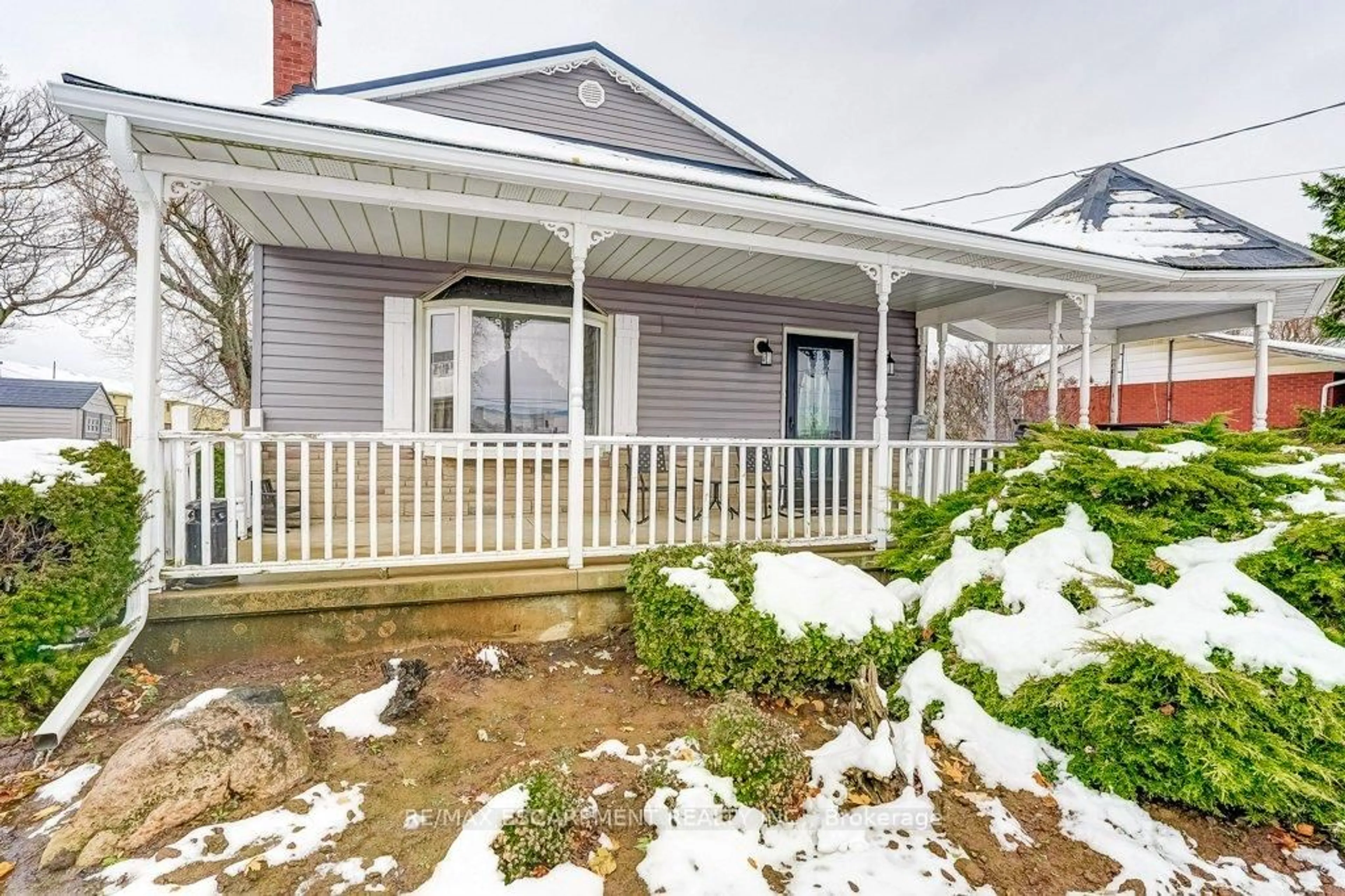 A pic from outside/outdoor area/front of a property/back of a property/a pic from drone, street for 9188 Dickenson Rd, Hamilton Ontario L0R 1W0