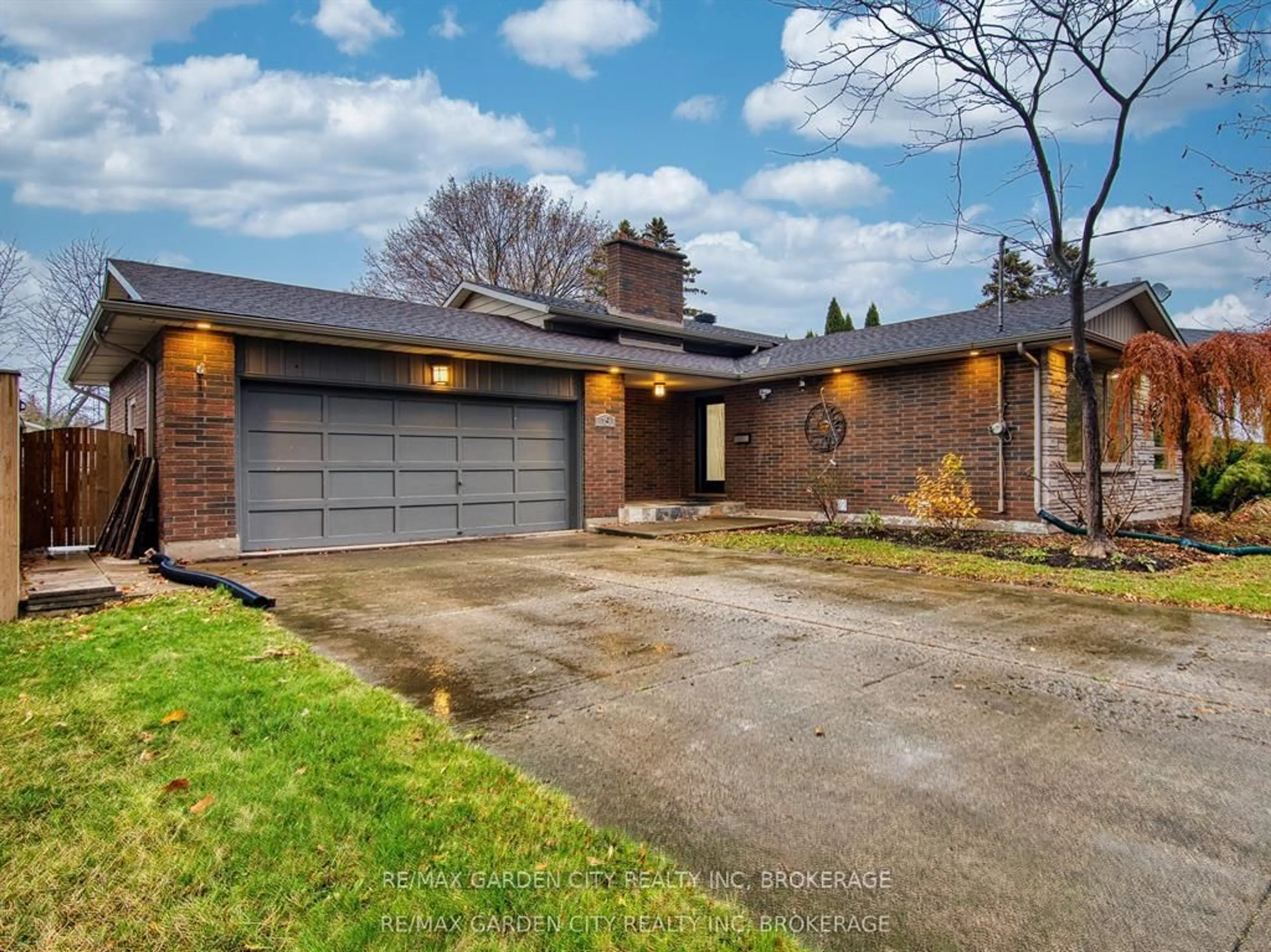 Home with brick exterior material, street for 15 Black Friars Rd, St. Catharines Ontario L2N 2M8