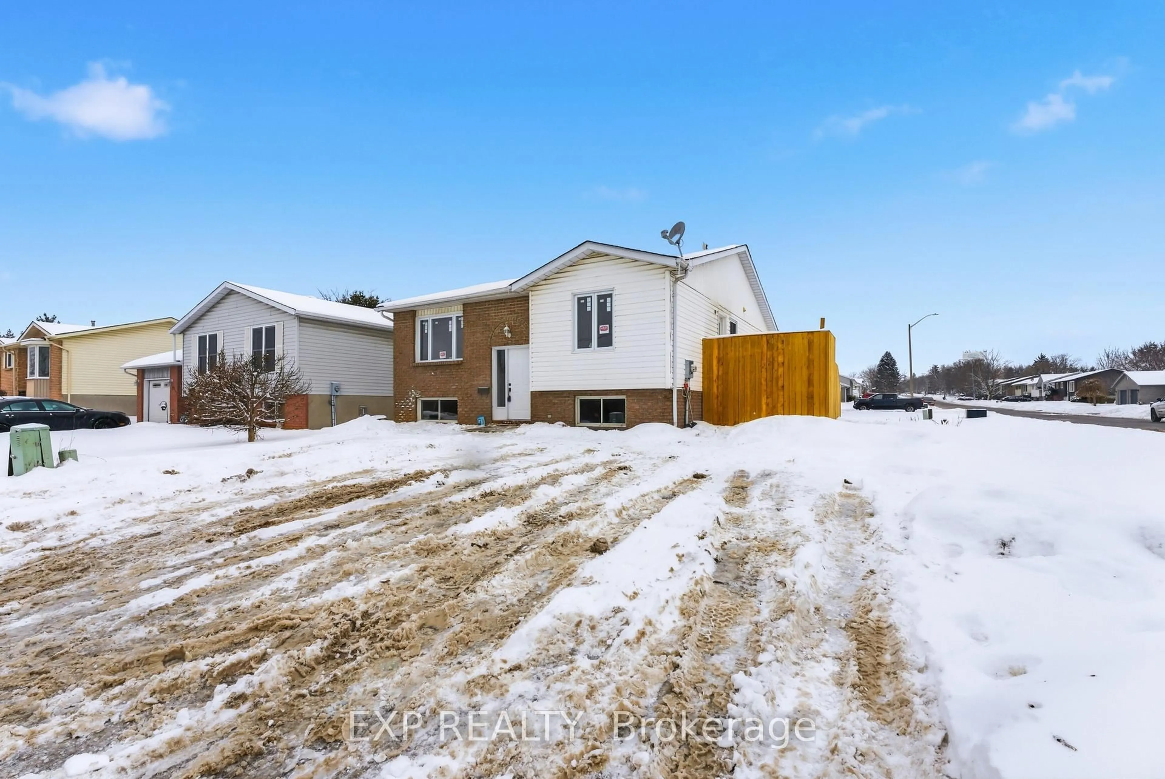 Unknown for 136 North Murray St, Quinte West Ontario K8V 6R2