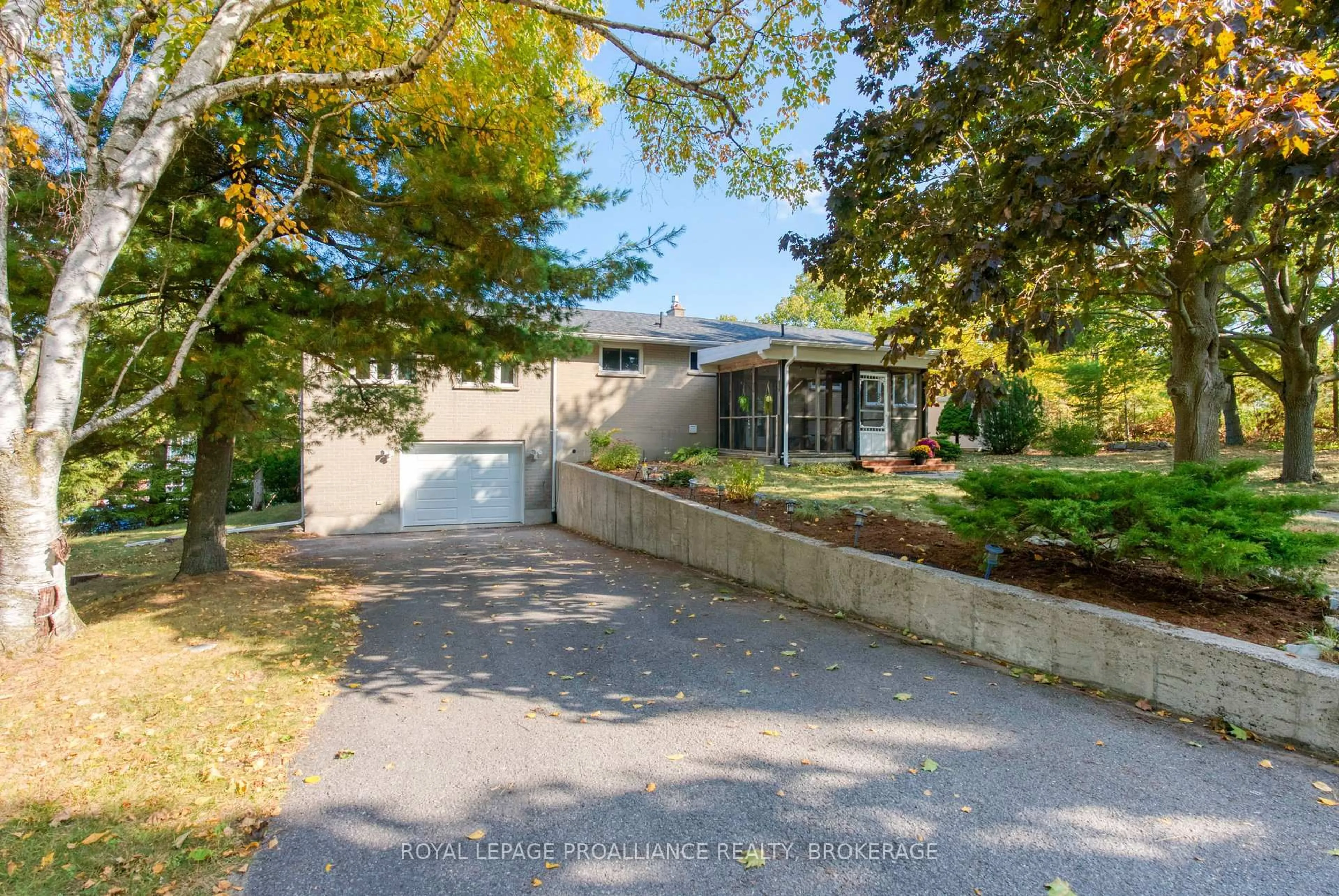 A pic from outside/outdoor area/front of a property/back of a property/a pic from drone, street for 2851B Rutledge Rd, Sydenham Ontario K0H 2T0