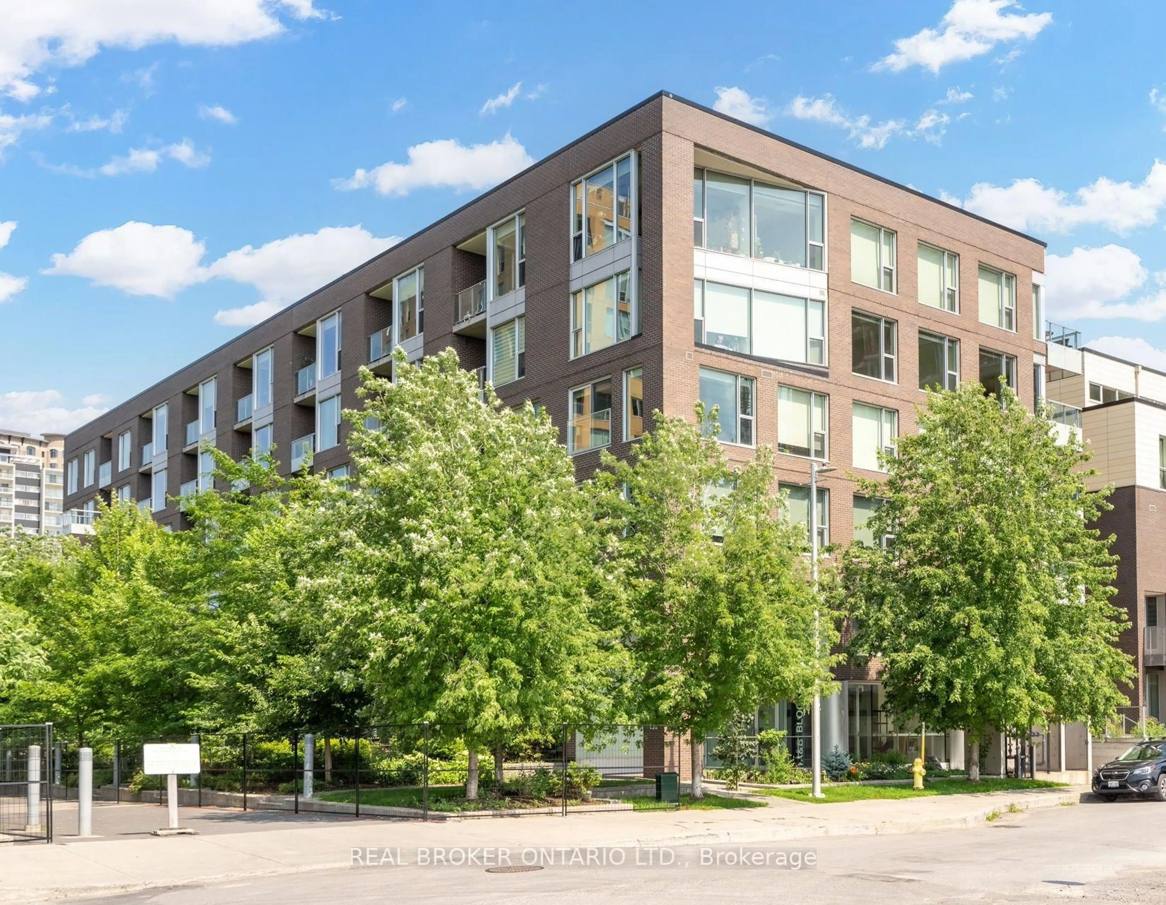 Unknown for 300B Lett St #318, Ottawa Ontario K1R 0B8