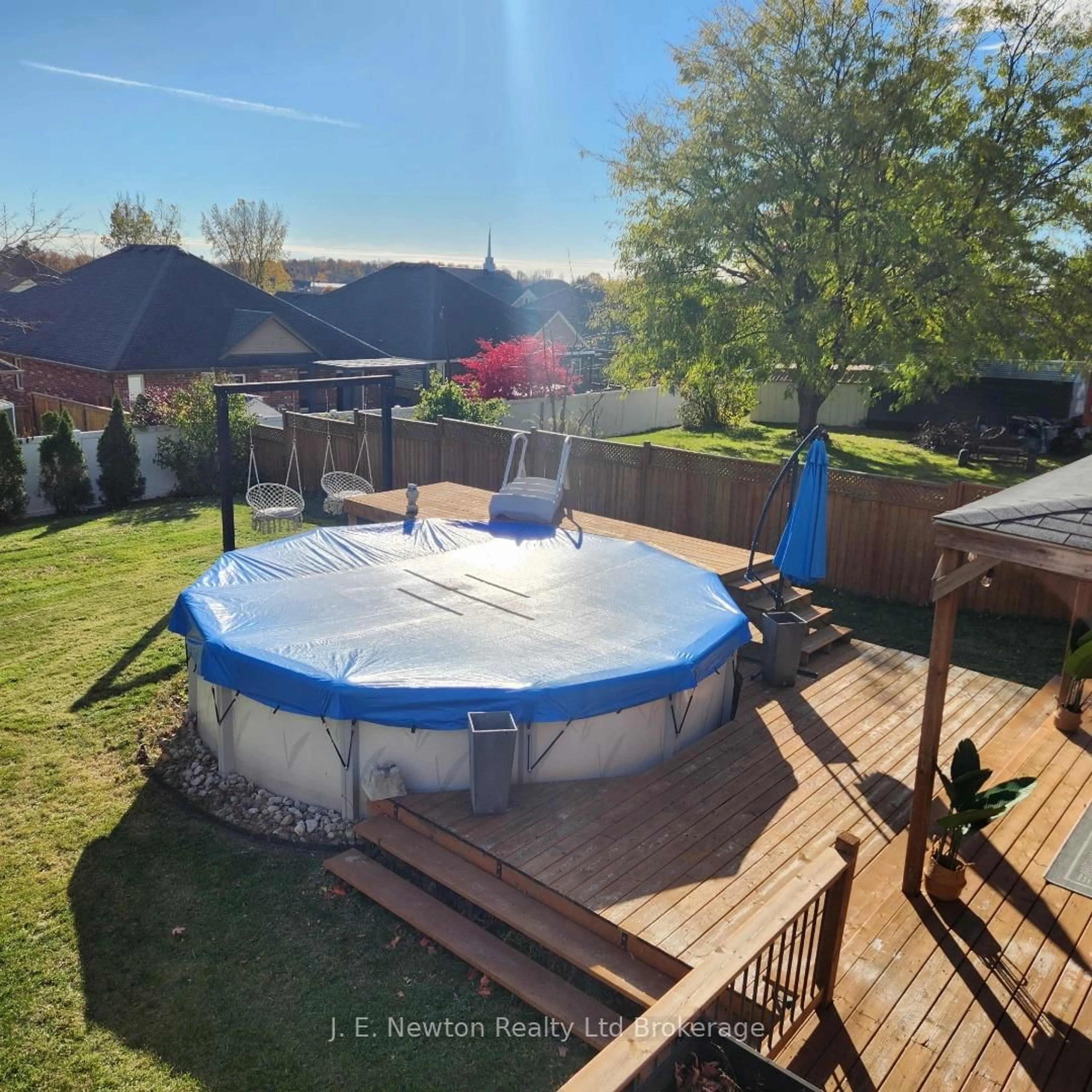 Pool for 39 North St, Tillsonburg Ontario N4G 1B9