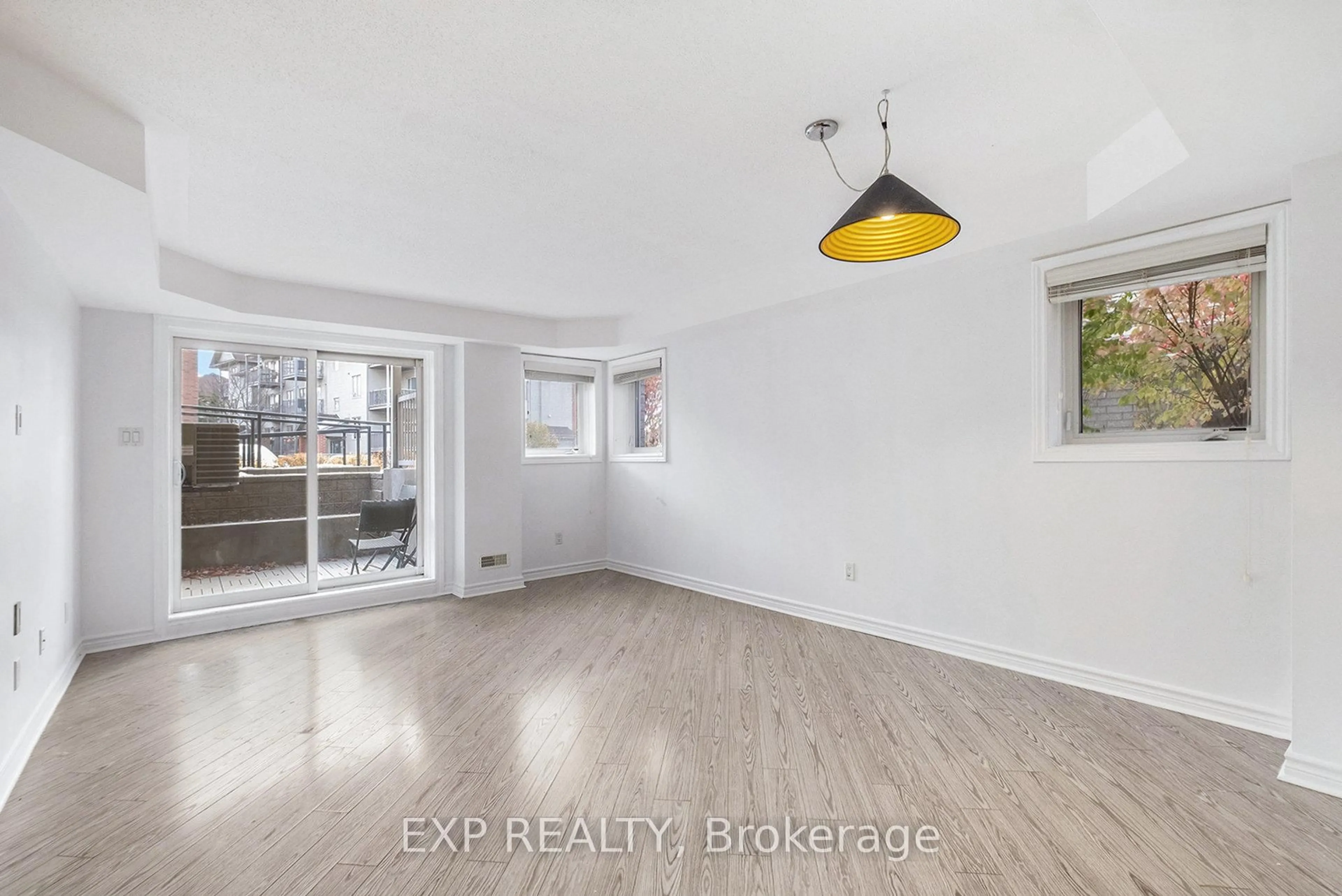 A pic of a room for 305 Cresthaven Dr #2, Ottawa Ontario K2G 4R5