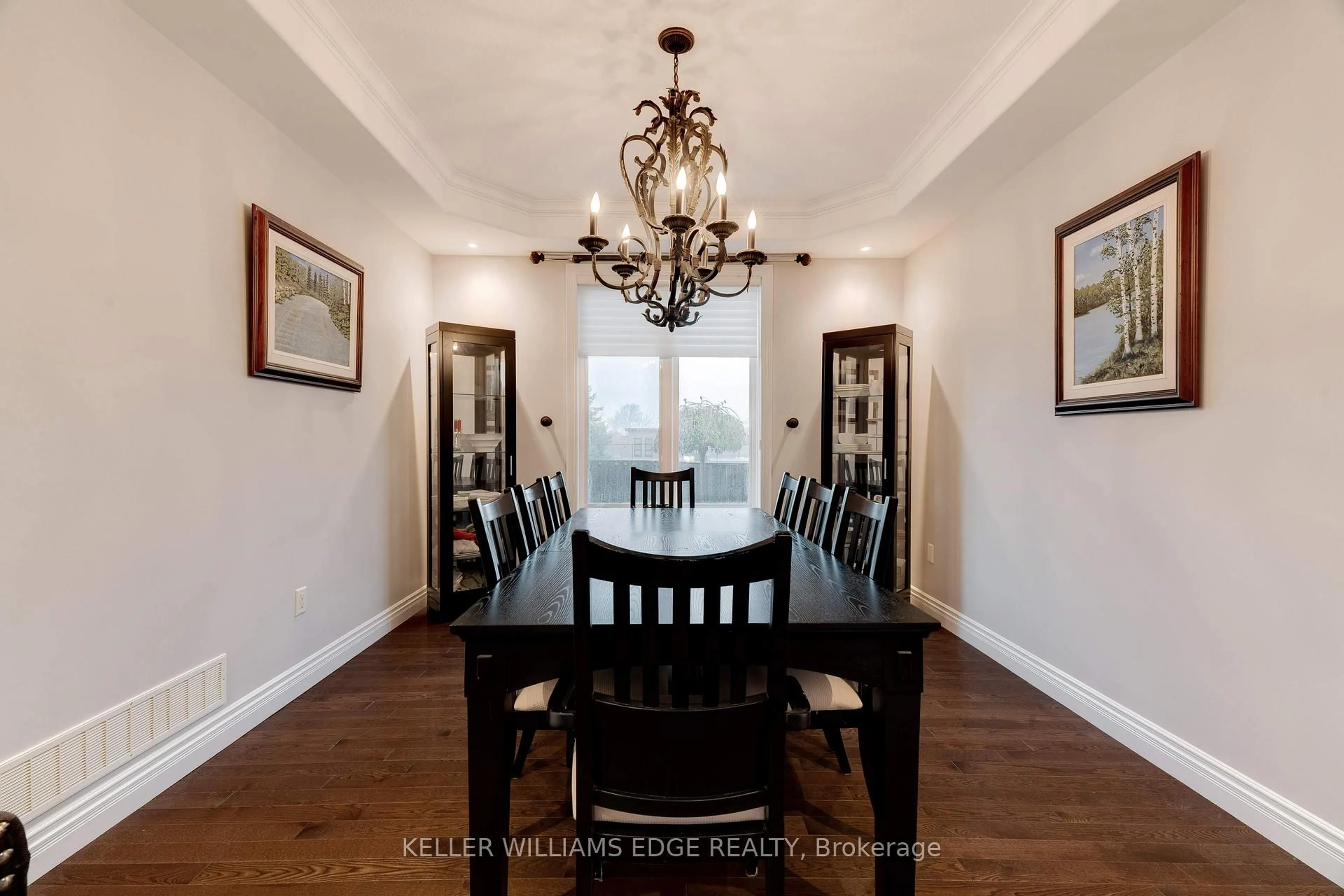 Dining room, unknown for 8036 Sheridan Crt, Grimsby Ontario L0R 1M0