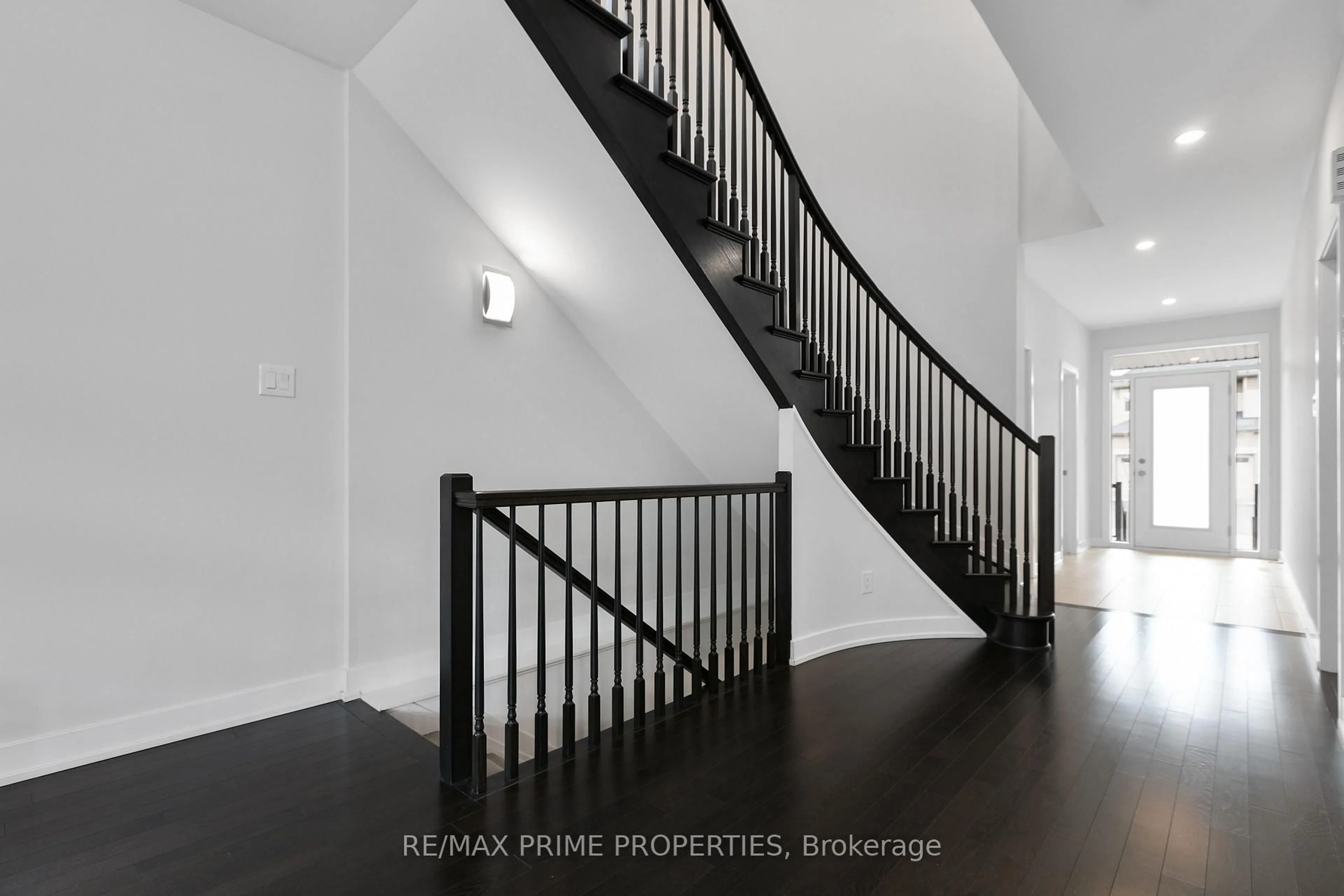 Stairs for 249 Fountainhead Dr, Ottawa Ontario K1W 0H4
