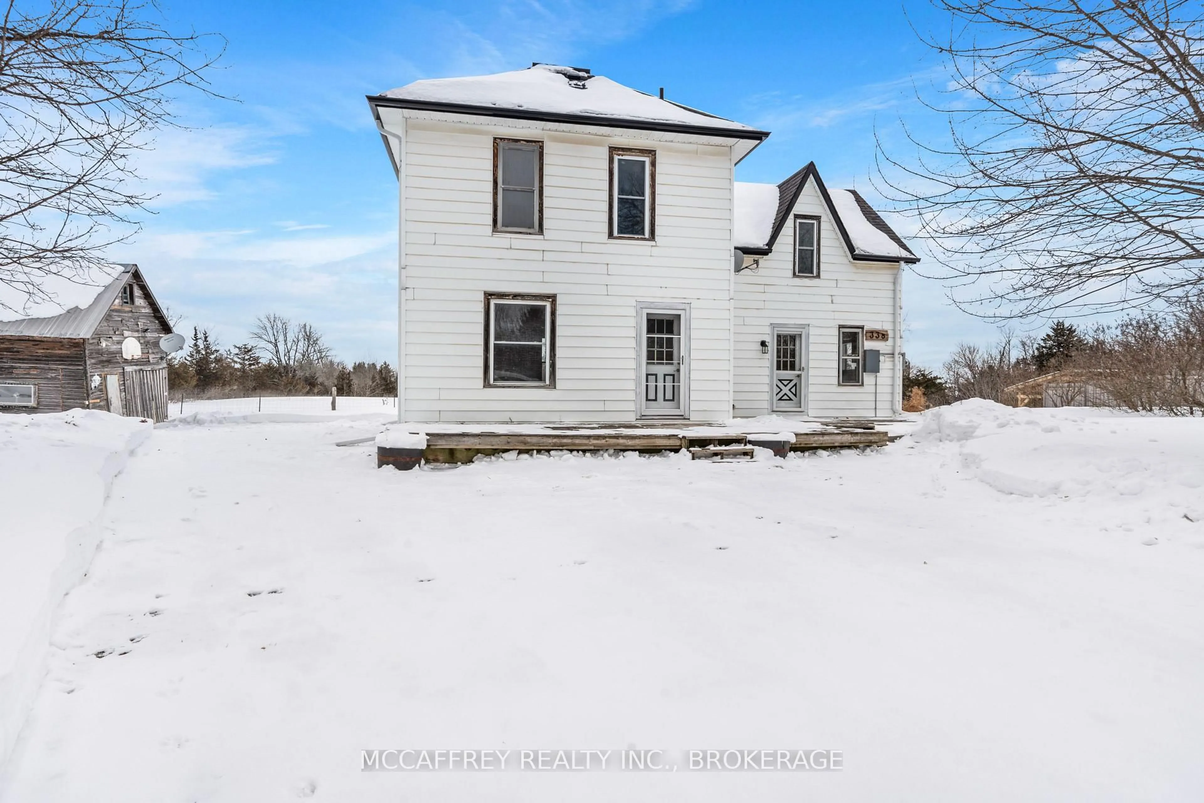 A pic from outside/outdoor area/front of a property/back of a property/a pic from drone, building for 338 Burridge Rd, Godfrey Ontario K0H 1T0